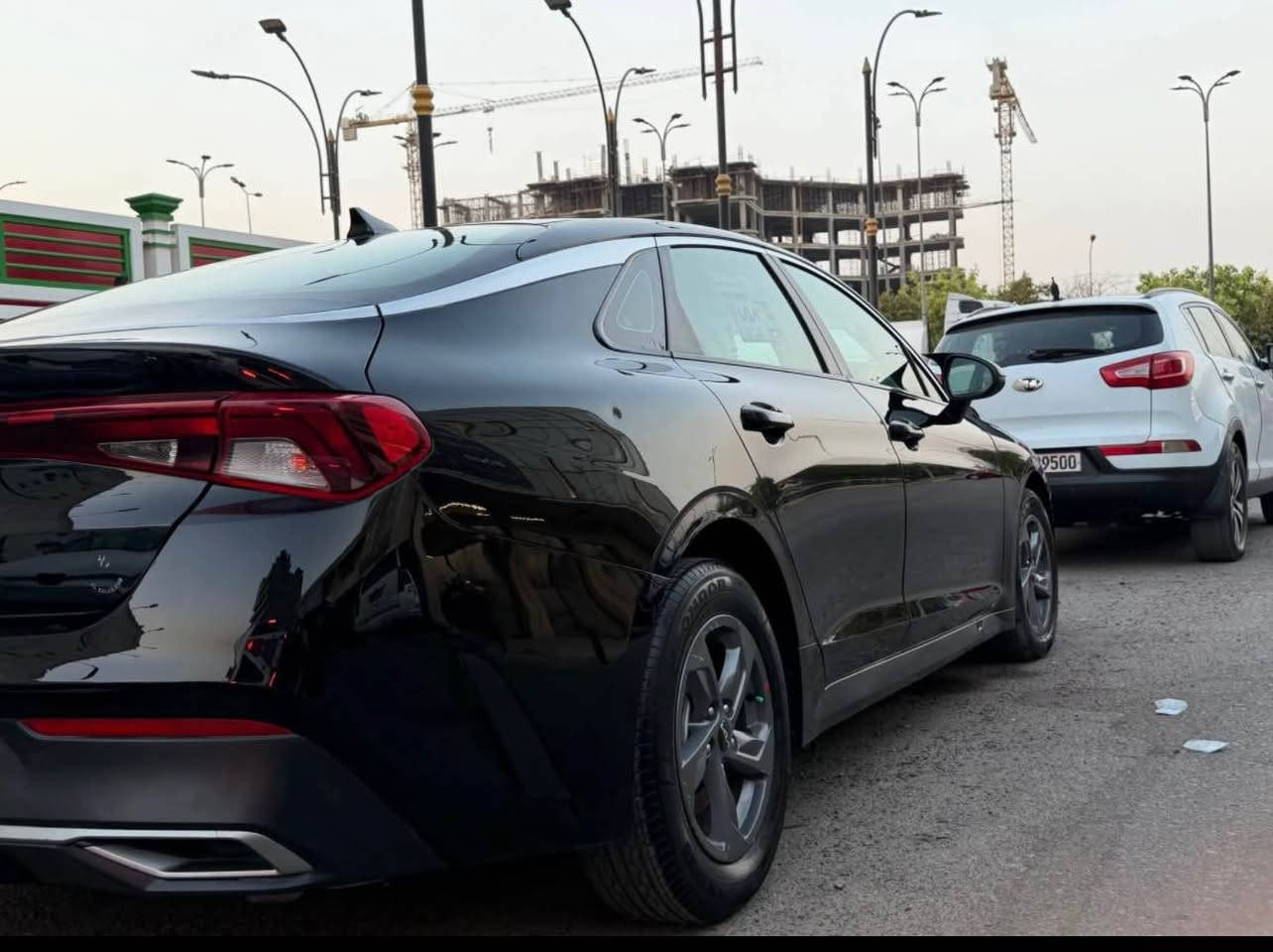 سلام عليكم 
للبيع فقط 
كي فايف موديل 22 
موصفات عاديه 
تحكم ستيرن كامل 
رادار كامره دواره 
سايد بريك كهرباء 
وباقي الموصفات المعروفه 
حادثه جاملغ وربع البنيد فقط 
الساره حلوه وجاهزه مناقصه شي 
ماكن السياره بغداد 
السعر 135
*********** بغداد, العراق

