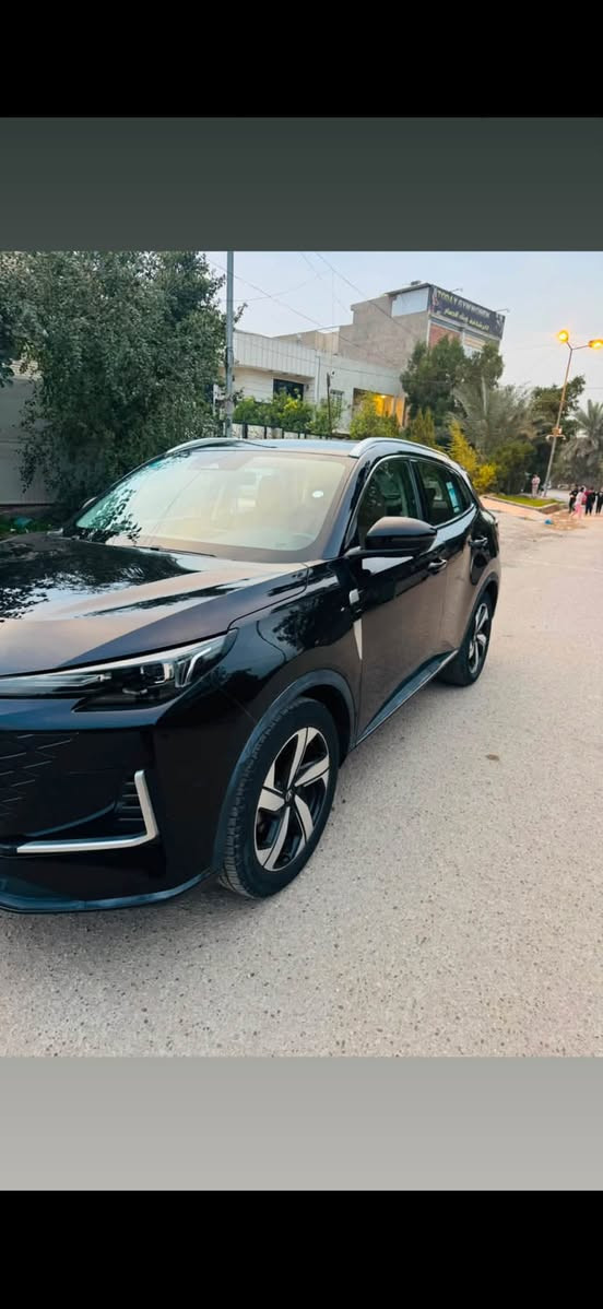 ١-للبيع uni -sالسيارة 2025 اعلى فئة محرك 1.6 blue core توربو حقن مباشر ياباني وكير At 8 نمر ياباني و منظومة تبريد ياباني
٢-كشنات تدفئة وتبريد وتحكم كهرباء بالكامل ودشبول ترحيب وانارة ترحيب في دشبول كرسي الصدر 
٣-ويل حجم 20 ودسكات جديدة وتخم تاير كوري جديد قبل شهر مشدود انتاج شهر 6 حته دهن مبدل وفلاتر جديدة بالشركة وباقيلهن ع التبديل 4000 كم
٤-السيارة 3 وضعيات قيادة وتحديد مسار وسياقة الية وذاتية وتباعد السيارات +رادارات وحساسات امامي خلفي وتوقف بريك ذاتي اذا اكو خطر وتكدر تتحكم بي
٥-الجنطة كهرباء وكامرات محيطية ووضعية 2d و3d وكامرات تشغيل عند المنعطفات
٦-السيارة صاروخ بالتسارع وعليها ادامة كاملة وجاهزة شغل واطلع وترايها مال زيرو وصدر امامي خلفي بلادي وجديد معتني بيها اعتناء فضيع
٧-السيارة مغلفة ppf بالكامل ضمان 10 سنوات وصيانة كل ٦ اشهر حته الجام مغلف حماية ب12 ورقة مع الوصل موجود 
*ملاحظة السيارة بأسمي بغداد هزتها لل2035 هيه والسنوية فقط بيها طخة بالباب الخلفي وممصلحها انقص من السعر حك التصليح والجية 
السعر 26 مليون و750 وبيها مجال حك التصليح والجية مع ضمان 6 سنوات كير ومحرك وتبريد وكهربائيات وحرة السيارة.

*المو شراي وميعرف بأسعارهن حالياً لا يتصل ولا يعلق

***********
***********
