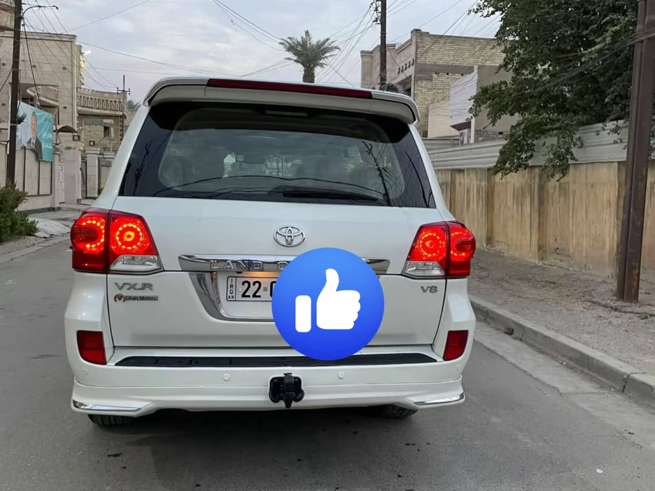 السلام عليكم عندي لاندكروز 2013 VXR  مواصفات لكزز دشبول السياره كلش حلوه وجديده رقم شمالي تحويل او كاله بااسمنه السياره بيها فقط نص جاملغ صبغ اثر شخوط بدون تبديل الباقي كفاله 
محرك 4800
فتحه
بصمه
كشنات جلد
كشنات كهرباء
ماوس
تدفئه تبريد بلكشنات
7 راكب
تبريد مركزي
حساسات
شاشه اصليه
وباقي المواصفات المعروفه للفول 
السسسسسعر 325$
مكاني بغداد
الاتصال
***********
