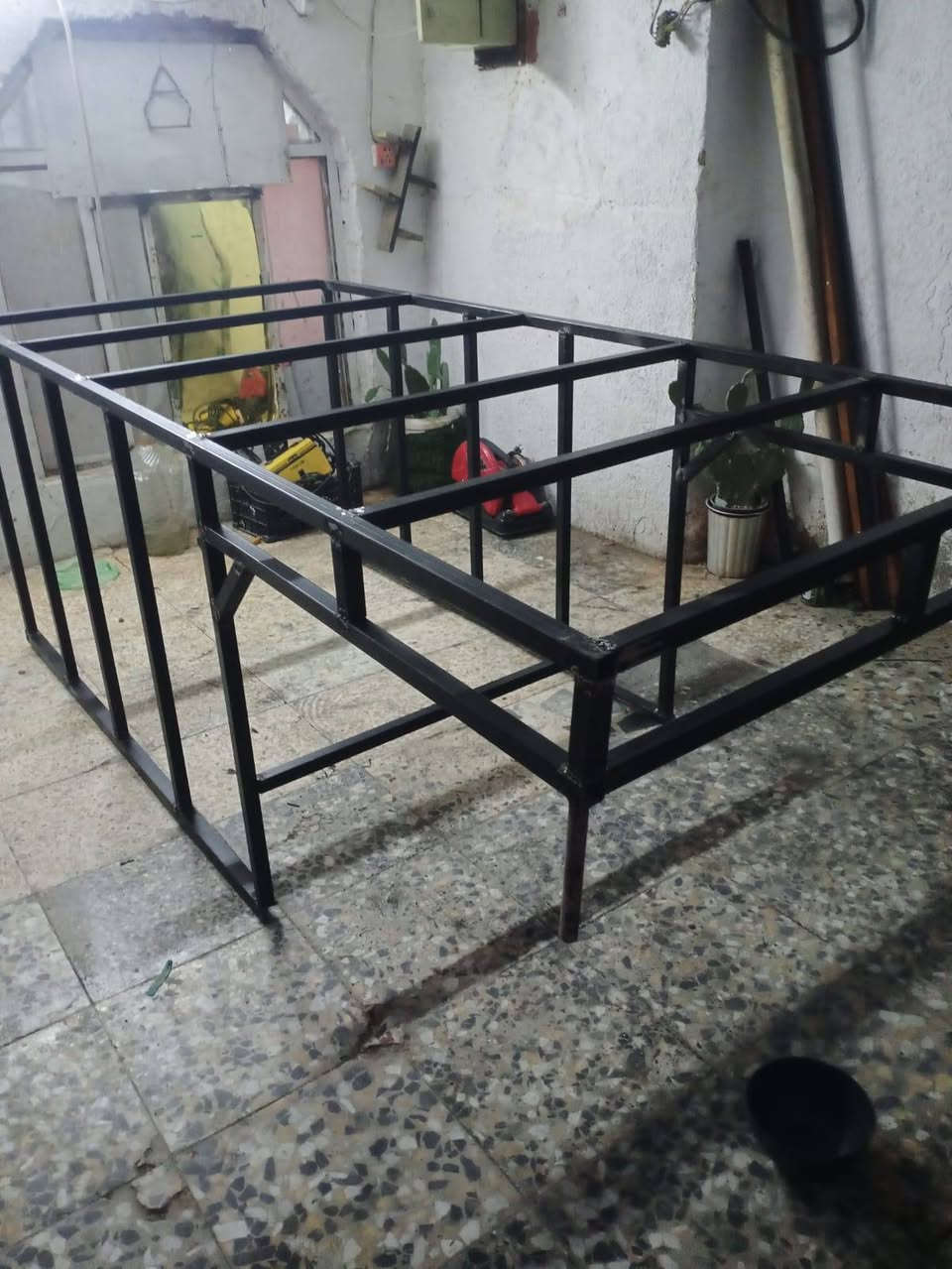 محجر ستوته لبيع السعر 120وبي مجال مكاني داهل الخير حي طارق شيشان ورقم ***********
