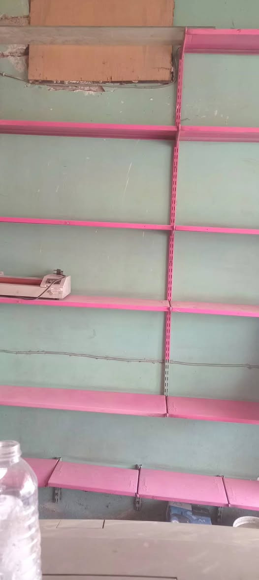 سلام عليكم رفروف معدن للبيع ..الاتصال ***********
