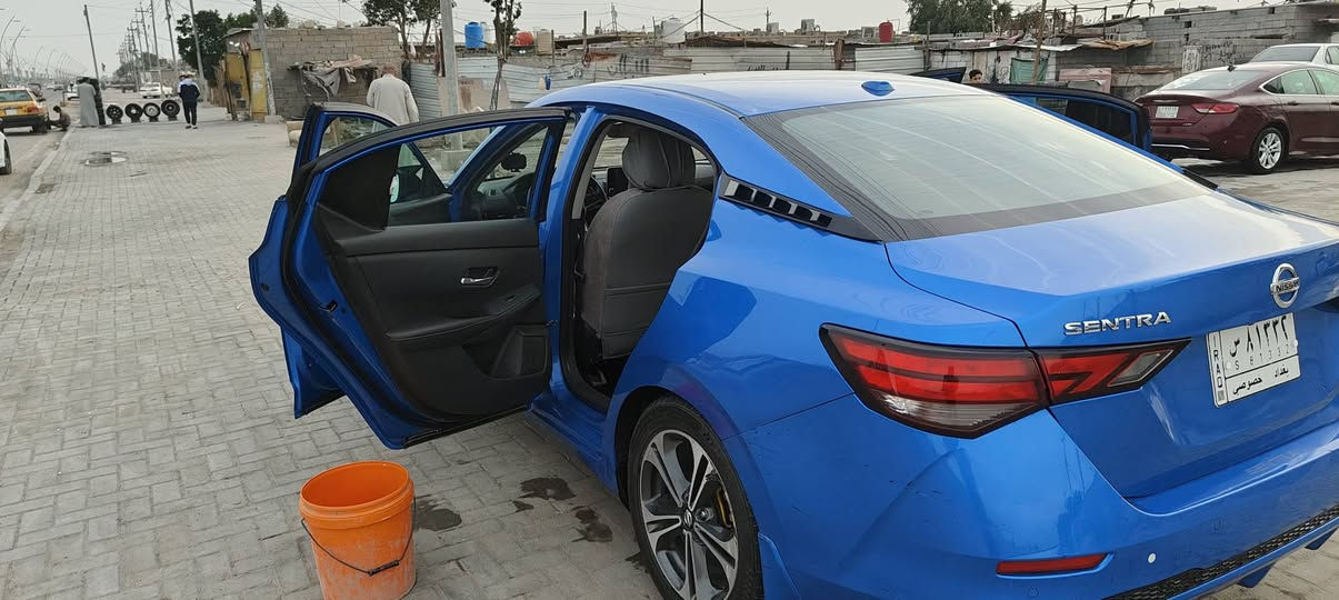 نيسان سنترا موديل 21 حره
بيها فقط بنيد وشوي بلباب قريب ع دوسه 
ماشيه 70 الف سياره جاهزه من كلشي 
حداديه جديد تبريد كير مكينه كفاله عامه 
مكاني بصره حي الحسين 
رقمي ***********
