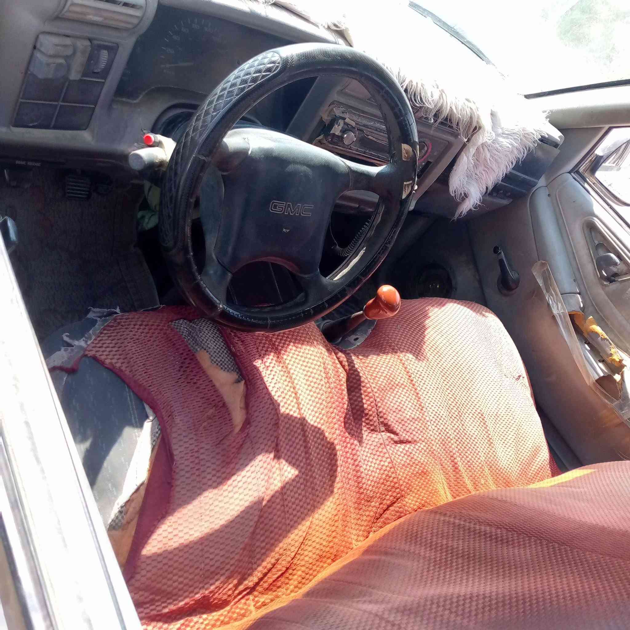 للبيع الشراي يجي خاص
سيارة جمسي برازيل دبل قمارة موديل 97 
السعر 20💲 وبيها مجال حك الجية رقم الهاتف 
*********** 
ملاحظة كير ومحرك شغال 100% وسلامتكم
