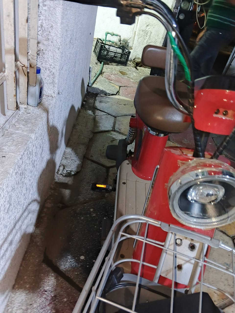 سلام عليكم دراجه جديد اي نقص مابيه كله شغال دراجه صاره متروكة ١٠يام مديدل ٢٠٢٥ السعر ٢٥٧ العنوان شارع فلسطين 
رقم ***********
