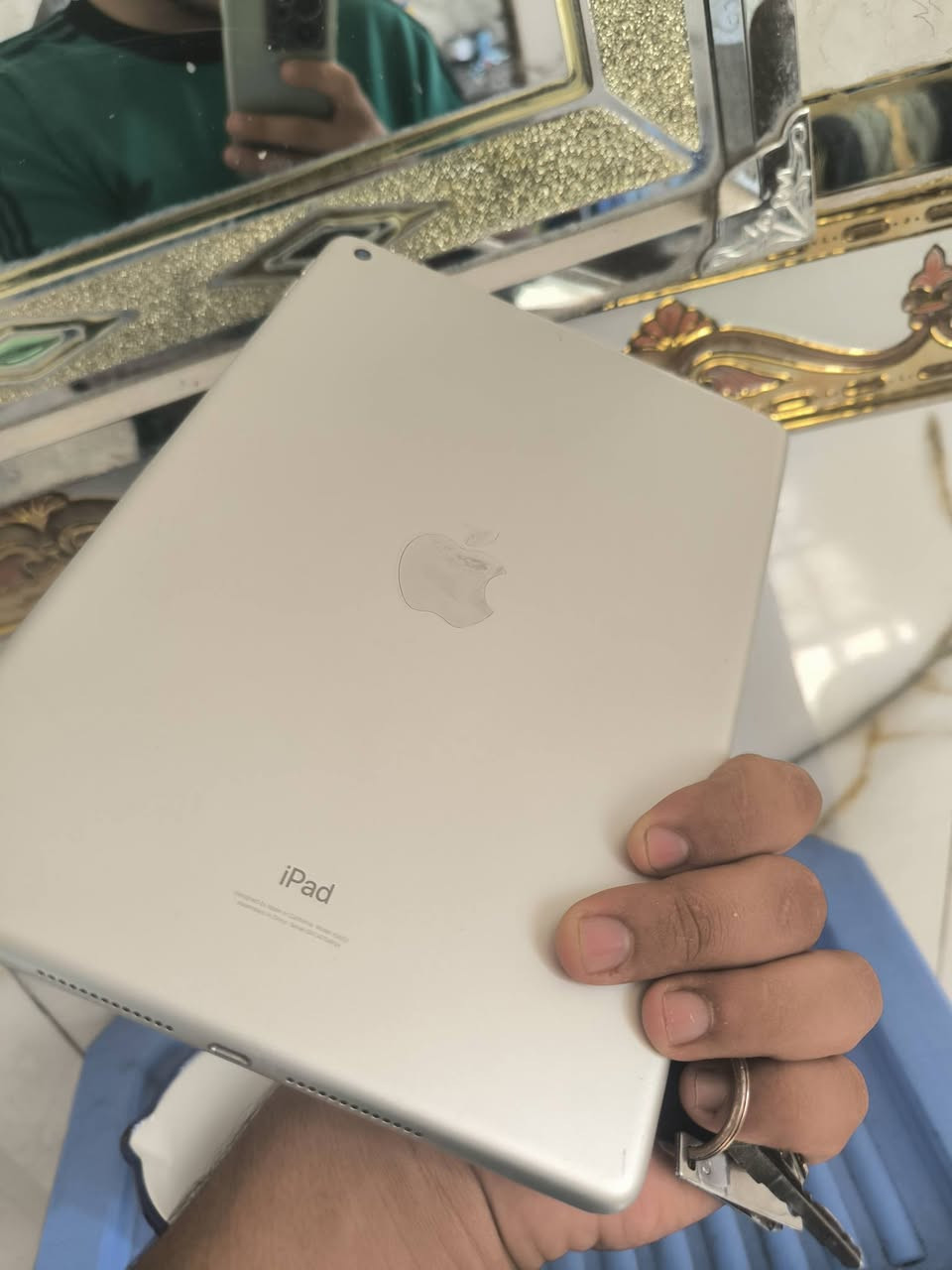 آيباد ٩ • ذاكرة ٦٤ • على عطل