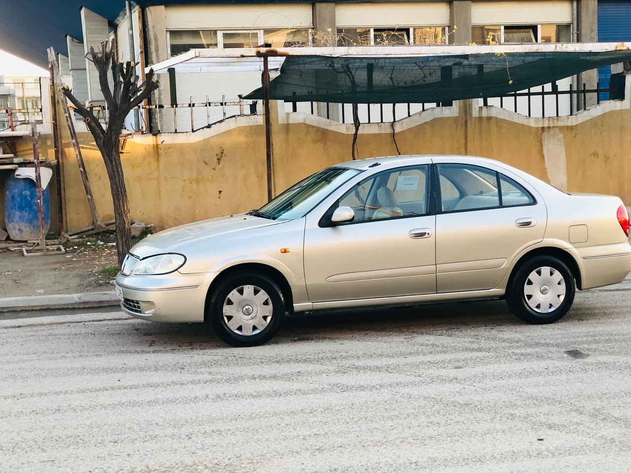 صني • ٢٠٠٧ • بويا وخدوش
