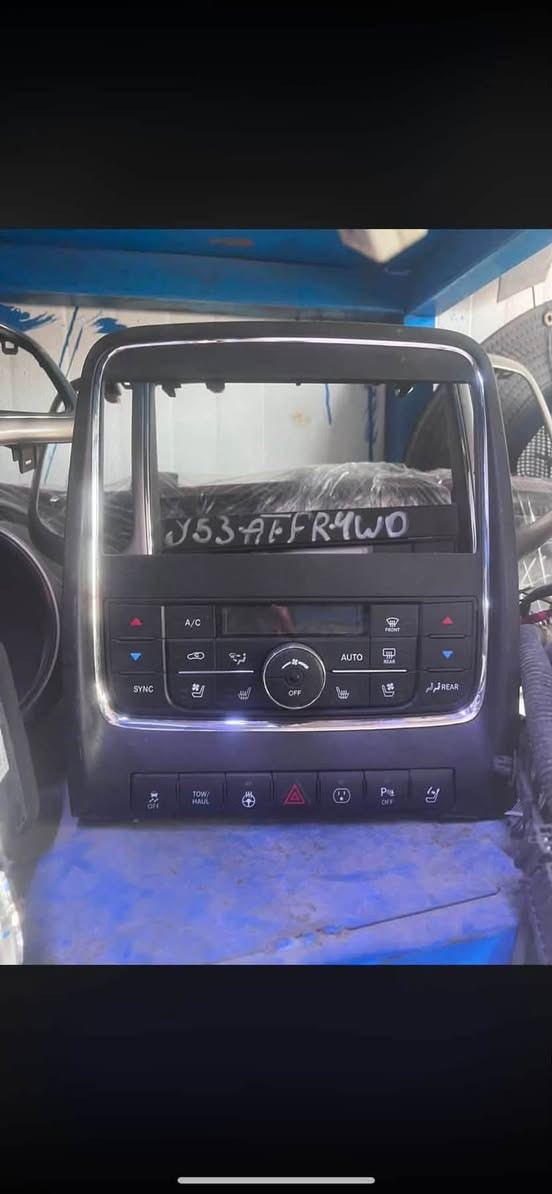 اي قطعة محتاج لسيارتك تلكاها يم مصطفى حارث 
اوفرها الك دوج دورنكو وجيب يوجد توصيل 🚚 جميع العراق
شوف بالصور كلشي موجود 
***********
