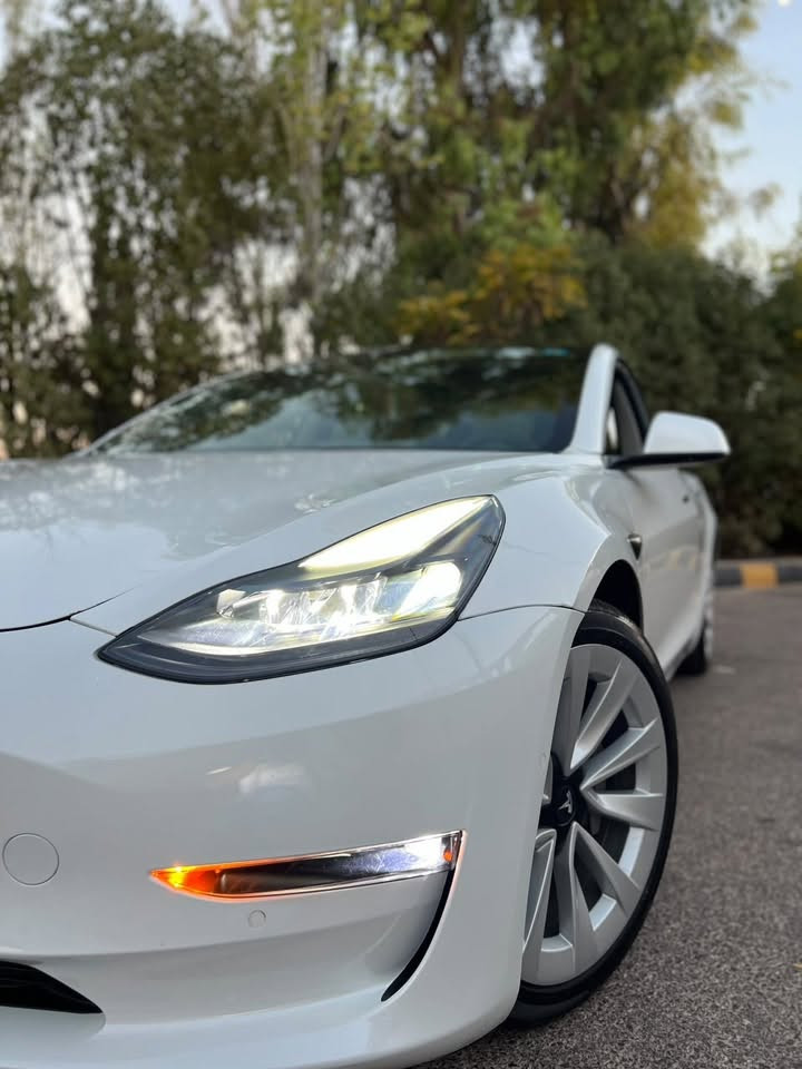 tesla
model 3
2022
تك ماطور
تمشي بالشحنه 425 كم
ماشيه 45000 ميل
السياره فعال بيها السوبر جارج (الشحن السريع)
السياره فعاله جميع انظمتها رادارات وحساسات
والاوتو بايلوت (القيادة الذاتيه)
السياره اونلاين وعليها جميع التحديثات واللغه العربيه
السياره فعال بيها التطبيق الاصلي مالتها الاحمر
السياره بيها ملف بوكالة الاردن وناجحة من كل الامور
السياره حادثها بنيد ودعاميه مبدل اصلي نفس اللون 
بدون قطرة صبغ كفاله عامه
رقم بغداد بأسمي تحويل ثاني يوم
السعر 155 ورقه
***********
