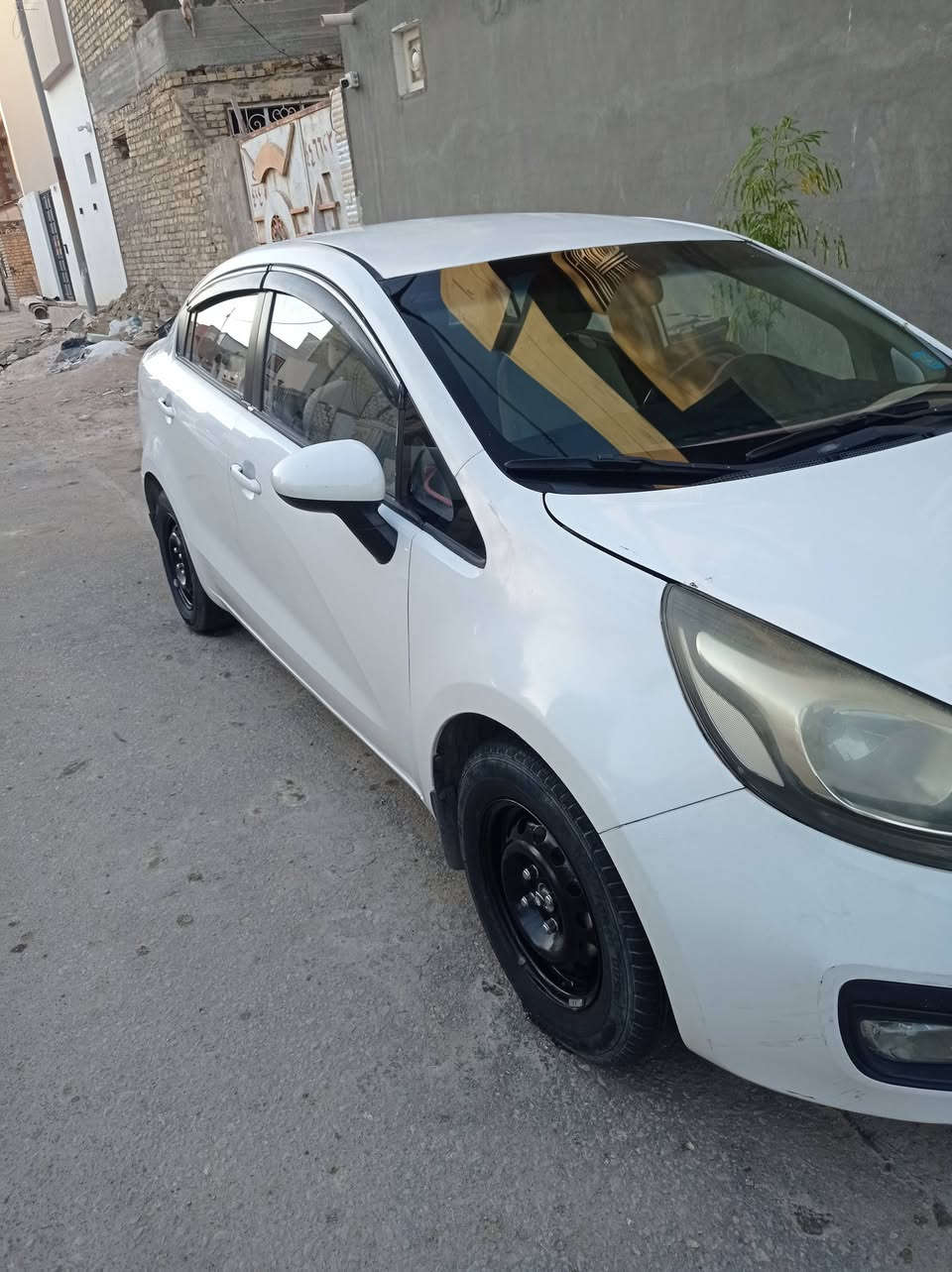 سياره كيه ريو موديل 12محرك 1600 كير اوتماتيك تدفئه تبريد رقم نجف انكليزي بيهه ثلاث قطع باسمي السعر 72 الاتصال ***********
