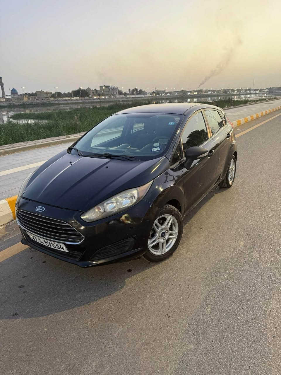 فورد فيستا   امريكي موديل  18محرك 1600 كله بانزين عادي  كير جديد  تبريد ثلج اقتصاديه السعر ٦٥مع المجال مكانها الناصرية مركز 

رقم ذي قار  سنويه جديده مداور ثاني يوم *********** Singapore
