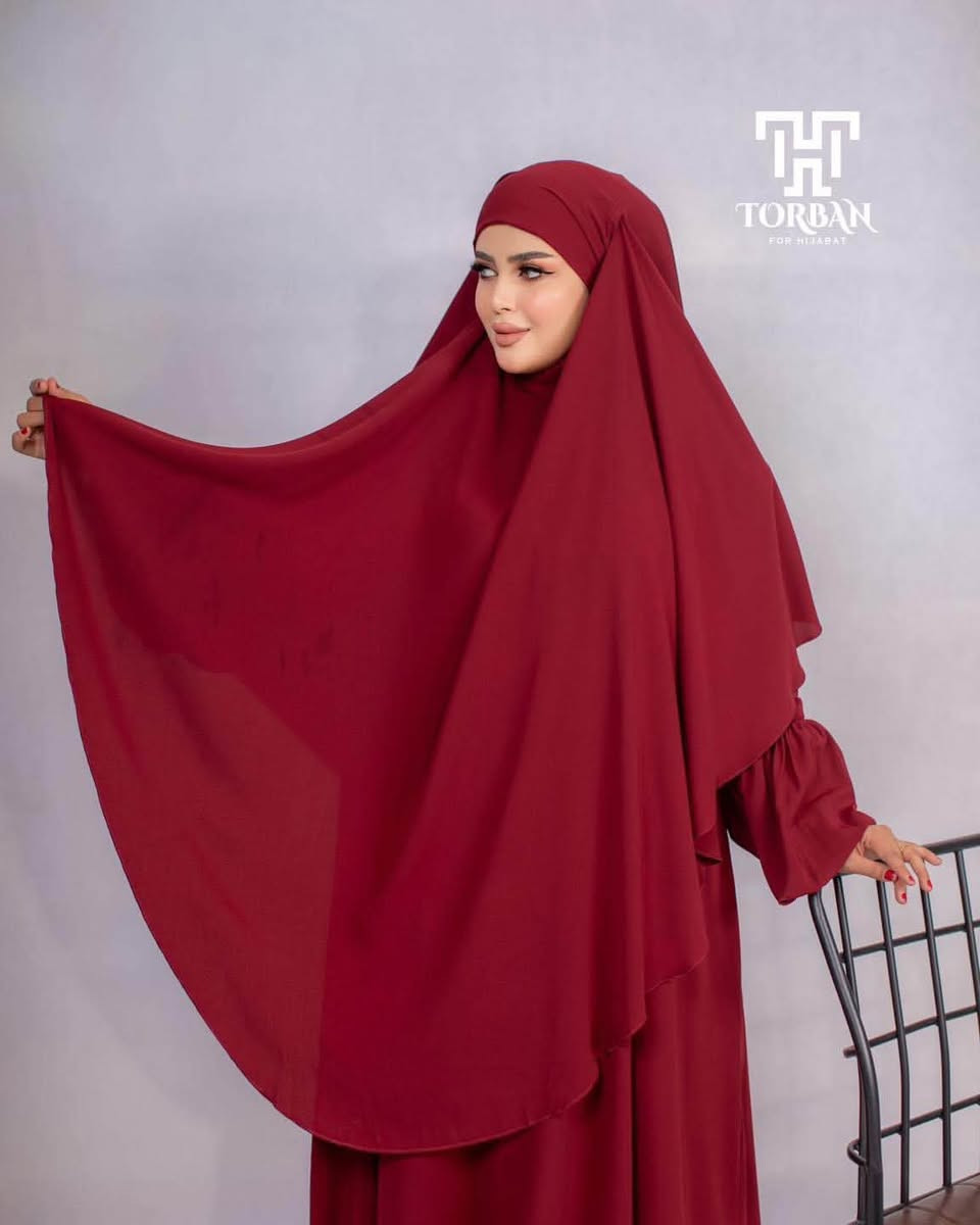 السلام عليكم 🫡 شلعة اخر 30 قطعة زي شرعي للبيع سعر القطعة 6 الاف
مكاني بغداد الامين الثانية ***********

نص مكتوب في الصور:
- TH TORBAN FOR HIJABAT
- TH TORBAN