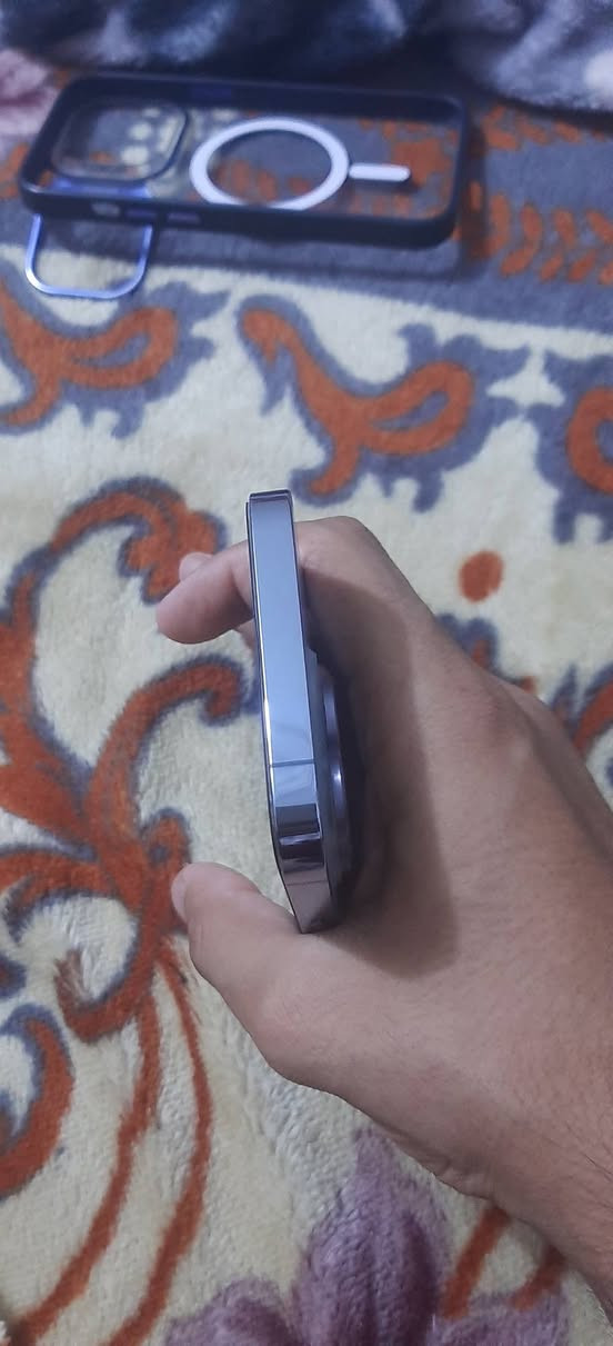 13 proفقط
مو ماكس برو فقط
جهاز شركه بعتبار فاتحه من الكارتون عل نضافه
ذاكره ٢٥٦
بطاريه 80
شرق اوسط ماستر 3AA
لجهاز وتر بروف ضد الماء 
بدون كارتون 
سعره ٥٢٥ وبي مجال بسيط كلش
مكان بابل حله 
***********
