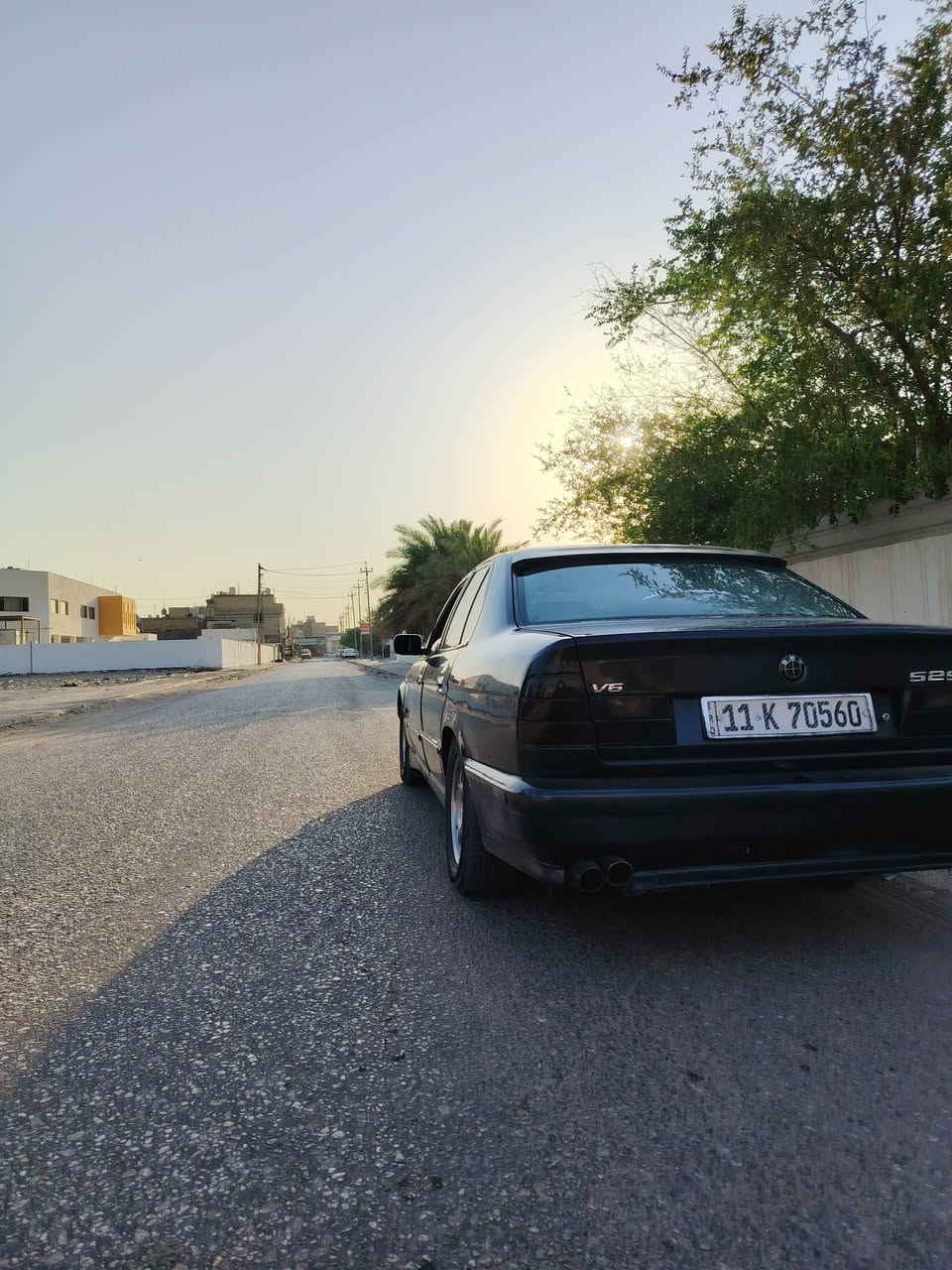 السلام عليكم بيئم 525 مسكر فانوس كير ألماني اكسل خفيف يعني بل السرعه العاليه رونك ناصي كير مكينه خير من الله تبريد ثلج ستوني مسوي منضومه كامله حداديه كامله امامي خلفي حته ربلات الكير والمكينة والاكسل مبدلهم  نافضه كوله سلايت طكتين شغال داخل جلد أسود صاج حته تليفون موجود كما موضحلك بل الصور عل الحقيقه لافلتر ولا غسل علمود من تجي ماتفشل وياك يريدله ترتيبات قليله يشهد الله جناي اروح بيه للدوام ورجع عايفه عل وضعه الي ياخذه يسوي له كماليات ترتيبات تكعد السياره تريد فديو كامل تعال خاص وتدلل مكان السياره النجف حي الجزيره سعره 53 وبيه مجال شويه مستعجل عل بيعته هاتف *********** وتساب ماسنجر موجود اتصل وتشلع عيوني
