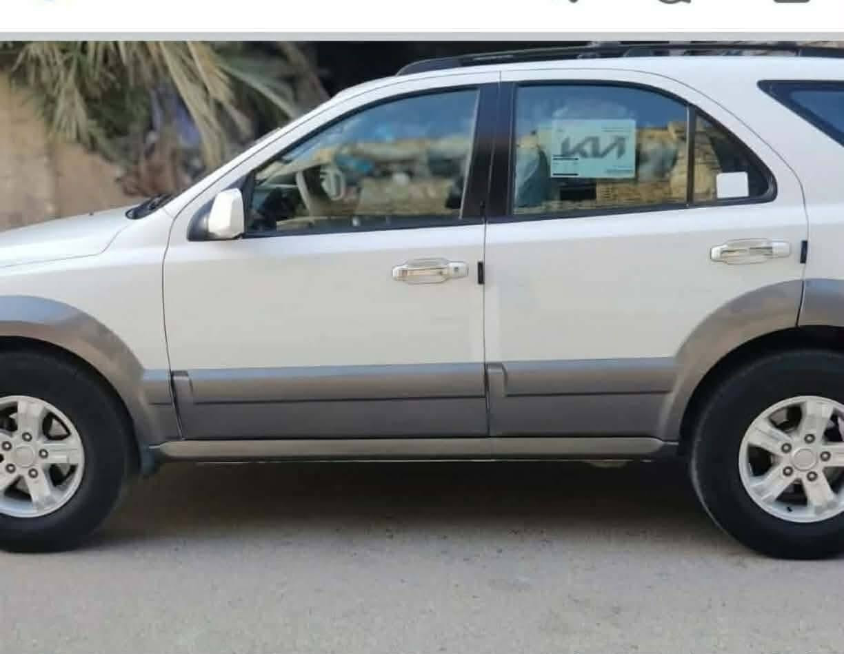 سلام عليكم  للبيع او مراوس باحدث كيه سورنتو مديل 2006 سياره جاهزه خير من الله مكينه وكير بلادي تبريد شغال ويه سويج مكينه 6 سلندر  رقم ميسان انكليزي  باسمي سعر 87 وبيه مجال قليل  رقم ***********
العنوان بصره كرمه علي البصرة, العراق
