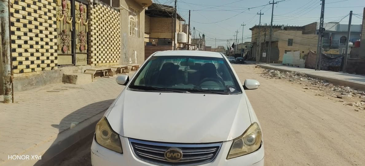 بي وايدي 2013 للبيع
السعر35 بيها مجال بسيط
***********

نص مكتوب في الصور:
- HONOR X9d