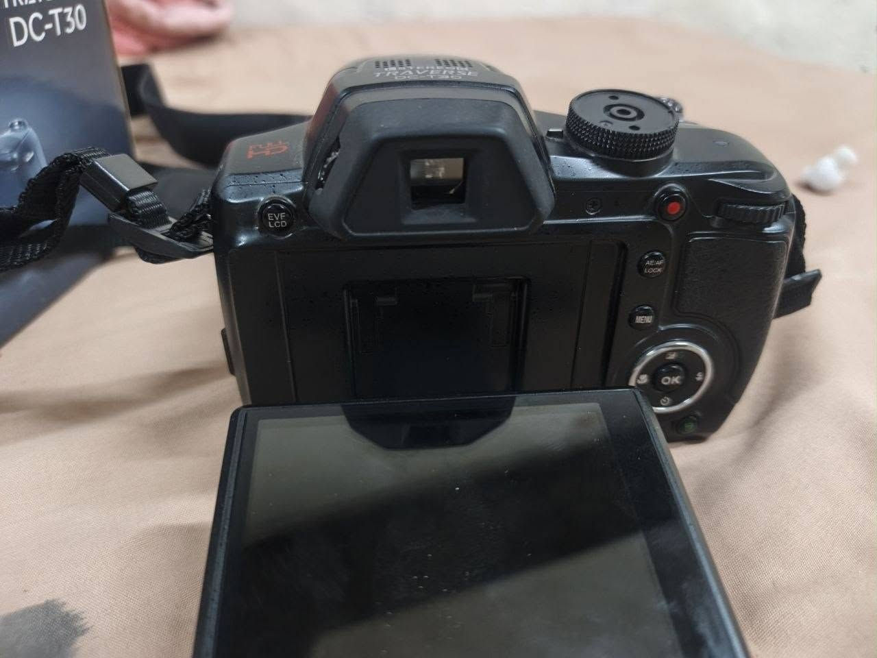 📸 للبيع كاميرا Haier Traverse DC-T30 📸
كاميرا بحالة جيدة ومناسبة للتصوير الشخصي، المناسبات، والفيديو، وتجي وياها كامل ملحقاتها.
المواصفات:
• الموديل: Haier Traverse DC-T30
• دقة 18 ميگاپكسل
• 36X Optical Zoom زوم بصري
• عدسة 4.3–144mm
• فتحة العدسة F3.4–5.7
المرفقات وياها:
✅ رام/ذاكرة 16 گيگا
✅ حزام حمل
✅ كارتونة الكاميرا
✅ قرص البرامج الأصلي للحاسوب
✅ واير ربط الكاميرا بالحاسوب
✅ واير الشحن الأصلي
💰 السعر: 100 ألف دينار فقط — وبي مجال للجادين
📞 للتواصل: ***********
📦 كلشي موجود وياها مثل ما واضح بالصور.
