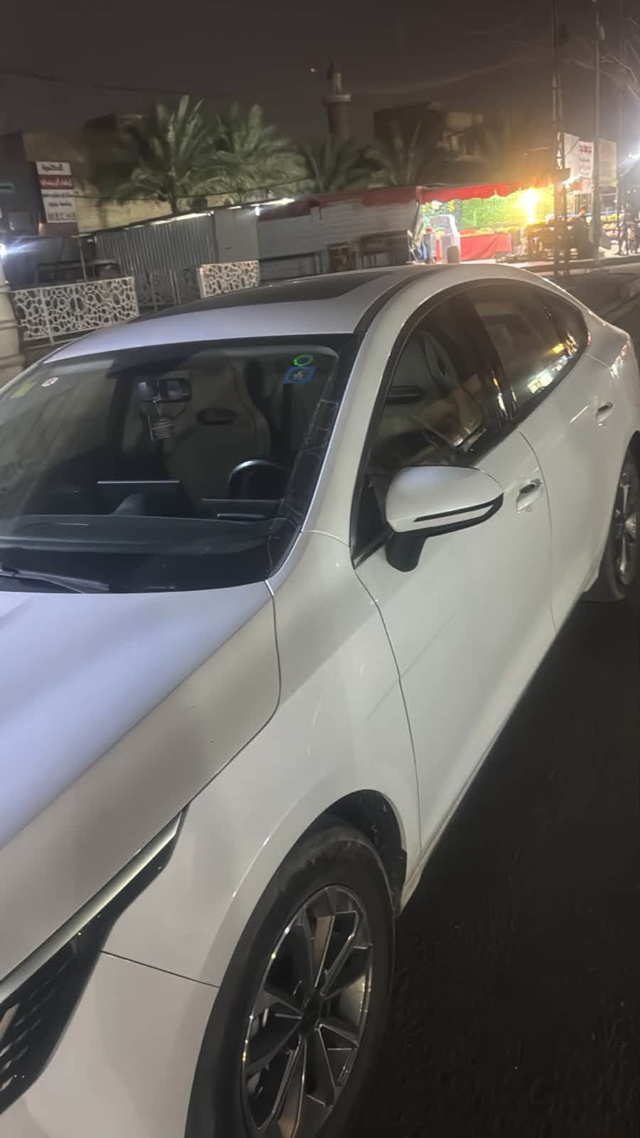 السلام عليكم 
BYD
موديل 2025 ماشيه 24الف 
سياره جديده و مرتبه فول1/1 المكان بغداد الچكوك 
***********
