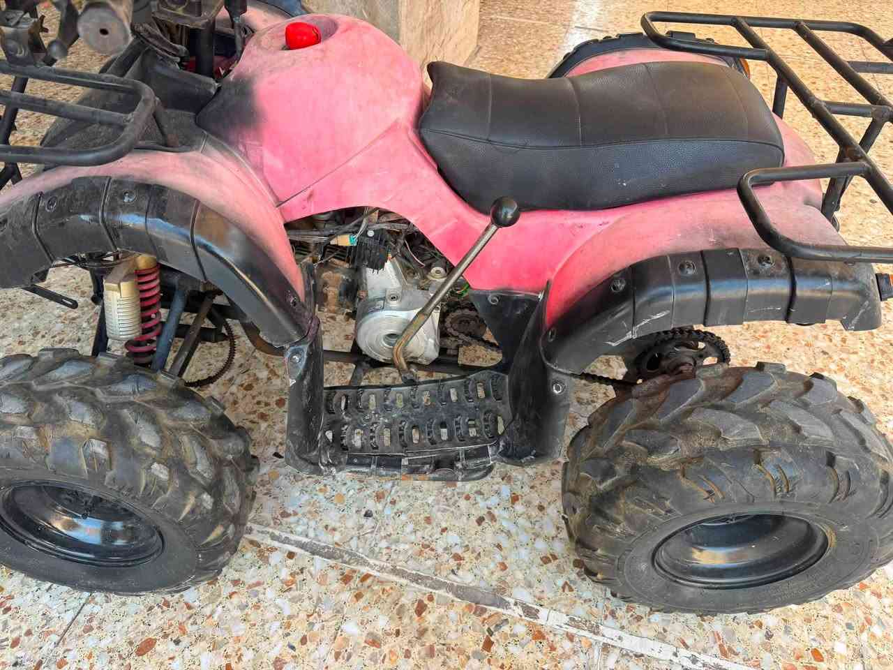 لبيع دراجة رباعية ATV اوتماتيك
الحالة: نظيفة وجاهزة للاستخدام ومحركها جدا نظيف
اللون: وردي 
المكان: بغداد- الغدير ساحة ميسلون
السعر: [500 الف وبيها مجال وقابل للتفاوض البسيط]

المواصفات:
 •  4 كفرات كبار للبر والطرق الوعرة
 •  باكات امامي وخلفي لحمل الاغراض 
 •  تشغيل سلف
للاتصال ‭***********
