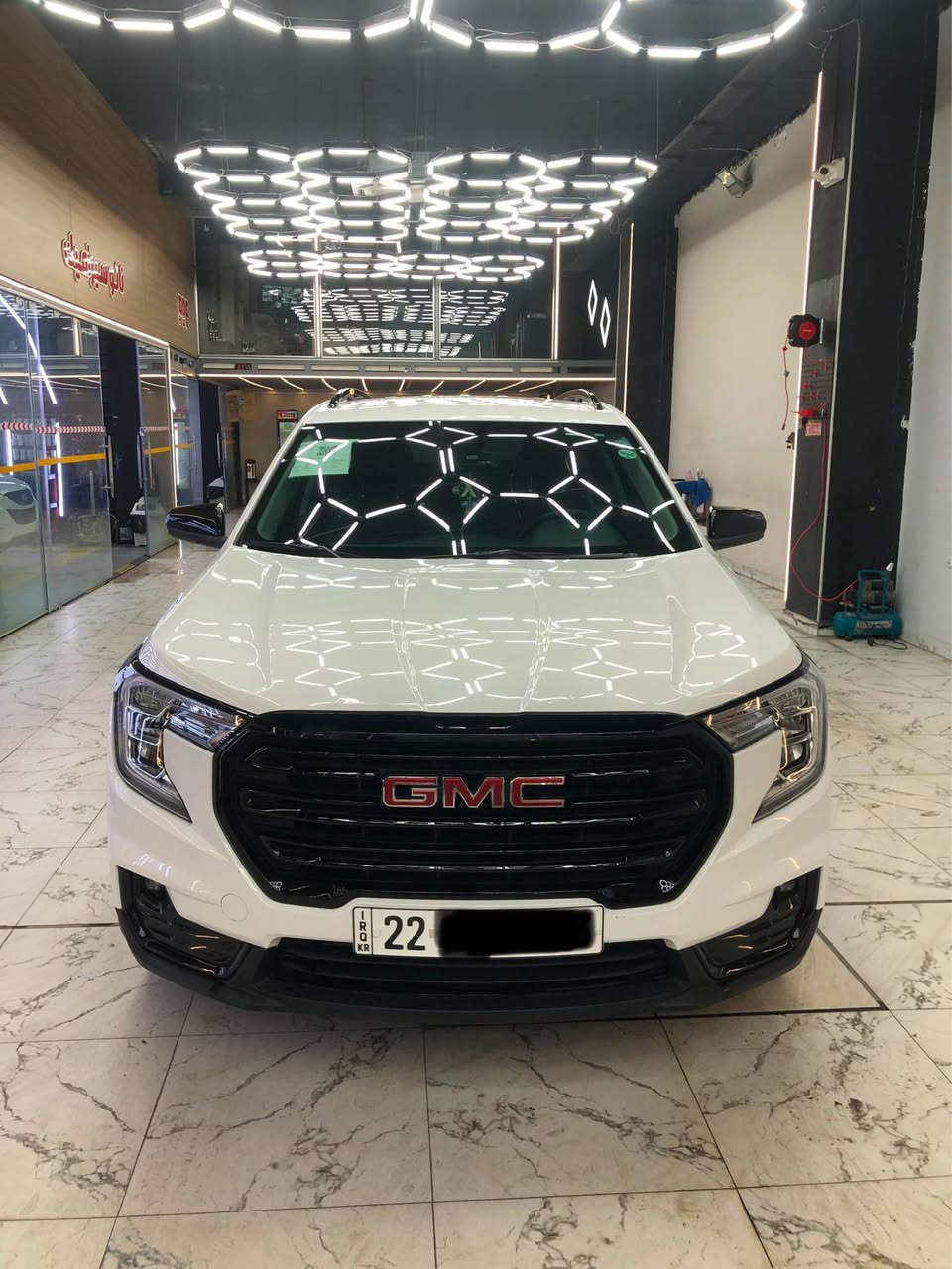 السلام عليكم
GMC تيران 2024 
 ماشيه 81 الف حقيقي
صور الحادث مرفقه بلمنشور
بدون ايرباك بدون شواصي بدون لغد 
مواصفات
دفع رباعي
مانع انزلاق
٣ وضعيات قياده
سياقه ذاتيه
رادارات
كروز سرعه
٥ بصمه
تشغيل عن بعد
اطفاء ذاتي
كشنات تدفئه ضهر ومقعد
كشنات جلد 
صندوك كهرباء
كشن كهرباء
شاشه كار بلي
كشن هزاز مستشعر خطر
رادار امامي خلفي 
صندوق كهرباء وبمستشعر القدم 
بيها هواي مواصفات بعد 
هزه سنويه جديده
السعر 195 
استفسار ***********
رقم شاصي  3GKALVEG5RL259974
مكان سياره بغداد العامريه بااسمي شرط تحويل بغداد, العراق
