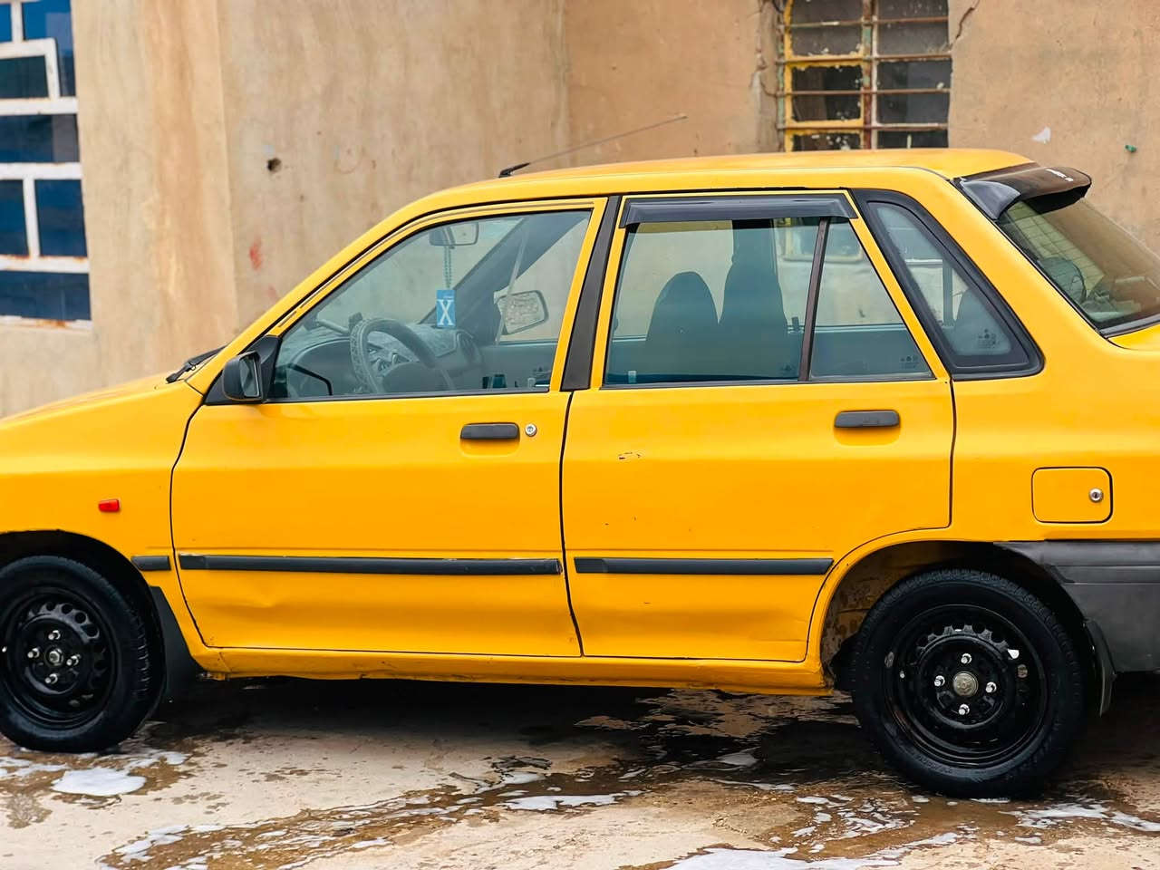 سايبه ٢٠١٢ محرك وكير وتبريد خير من الله السياره ابلاديه بدون تبديل ولا ظربه ولا صبغ فقط تصليح خياسات صدر جديد غرفتها بلاديه رقم انكليزي مصفره من كلشي تحويل ثاني يوم شواصي نظيفه السعر 27 وبيها مجال مكان السياره بغداد الشعله منطقه براهيم ابن علي *********** بي واتساب
