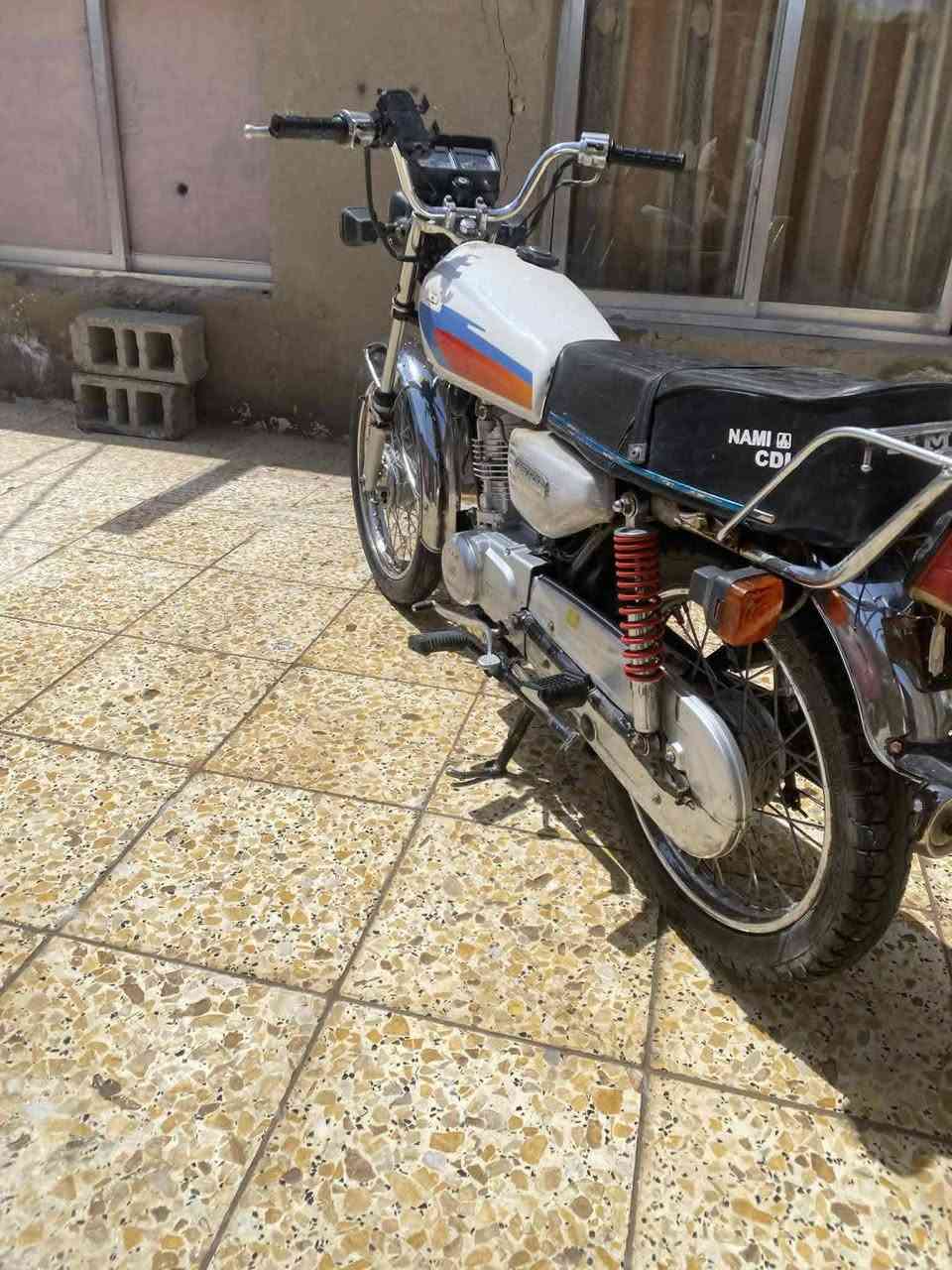 السلام عليكم نامه مديل 21 باسمي شرط لتحويل لدراجه مكفوله رقم انكليزي لسعر 1500وبيها مجال حك لجيه مكان لدراجه كرمه علي ***********
