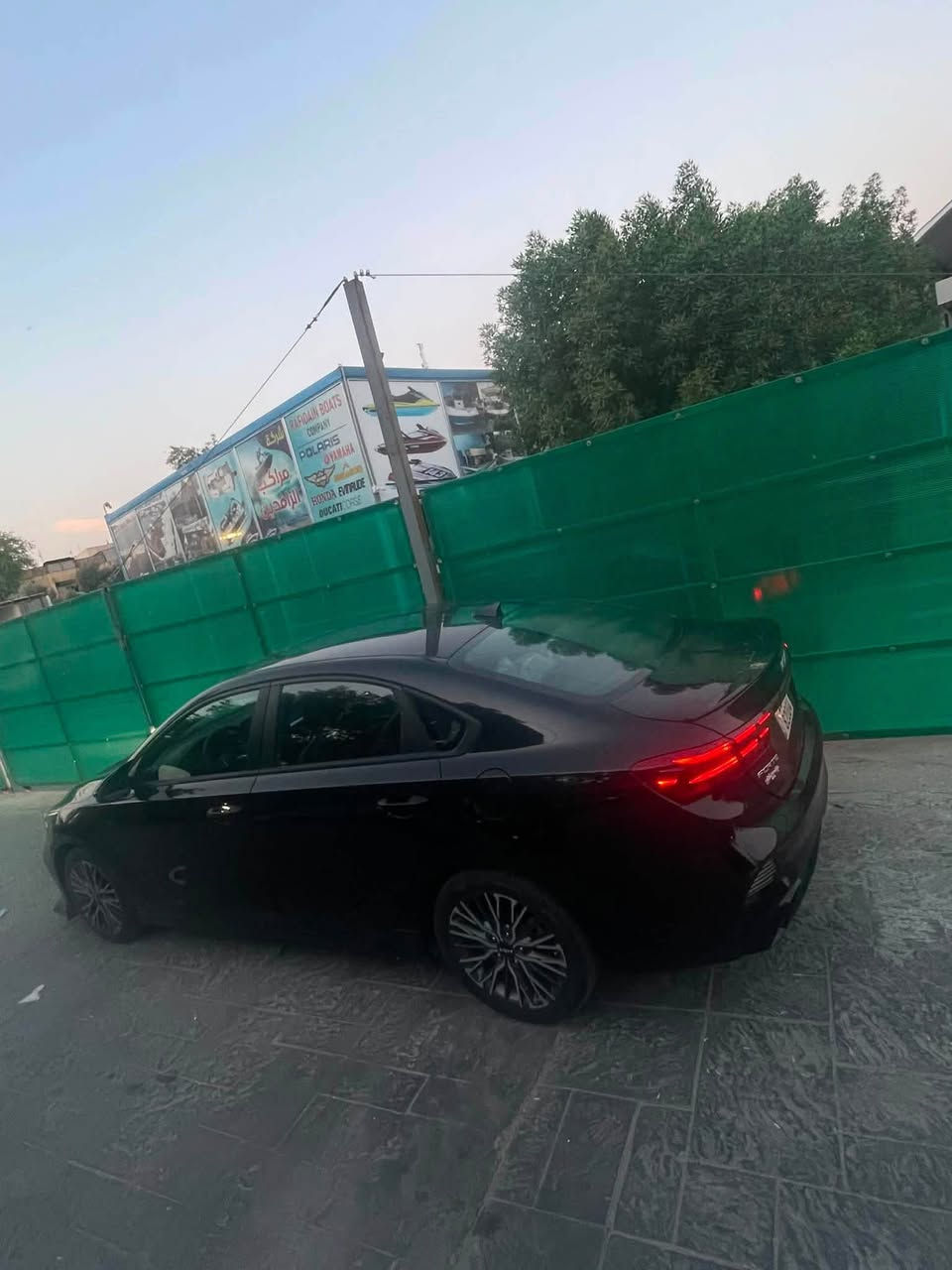 فورتي جيتي لاين ٢٠٢٣ فول عدا كشنات حار بارد حادثها جاملغ وبنيد سياره جديده ماشيه ٢٠مايل سياره مشامه غير المحسن دهن قبل ليوصل الف ابدله امزويل من الحسام سياره معتني بيها كلش وجديده مكاني بغداد رايدها ١٤٠وبيها مجال ***********
