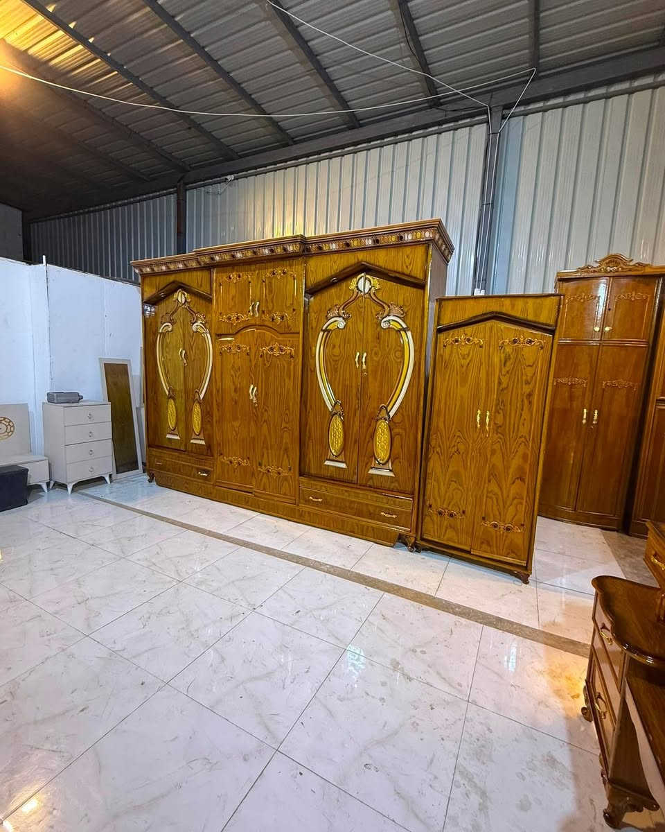 غرفه شغل وصط 
السعر ٧٥٠ ٧٠٠ قفل
شد نقل داخل بغداد مجاني 
نضافه ٩٠ 
غرفه شغل وصط
للحجز واتساب
***********
