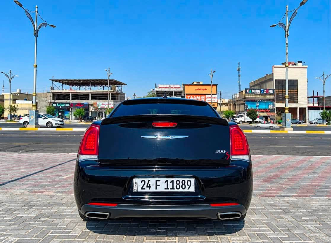للبيع كرايسلر اوباما 300S موديل 2017
وارد كندي فئة S ام الدمام بالجنطة 
سيارة نظيفة جداً وبحالة ممتازة
* ماشية 90 ألف ميل
* وارد كندي
* داخلة كلين هنا يمنه صار بيه حادث جنطه وجاملخ خلفي  تبدلت الجنطة ونصبغ الجاملغ وصورة الحادث الصار عندي 
* دواخل وكشنات جلد أسود جديدة وبوضع الشركة
* القمارة روز كلش حلوه 
* السيارة شكلها وهيبتها مميزة جداً
* مكينة وكير بحالة ممتازة حسب الفحص
حدادية السيارة ١٠٠٪؜ مو اقل وتخم تايرات جديد ترايه يخبل ومابيه لا خرخشات ولا اصوات سيارة صافية جداً وناعمة كلش وبالتراي كلشي يبين مابيه ولانقص وسوناره بالمنشور
رقم دهوك باسمنه وهزته جديده 
السعر 195 ورقة قفل
المكان: كربلاء 
للتواصل: ***********
*********** واتساب
