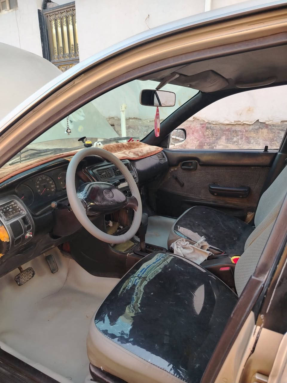السلام عليكم
كورلا للبيع موديل 1993 سيارة مكفوله حداديه نضيفه دوشمه جديد رقم نجف باسمي   سنويه جديد  لل 2031  السعر 45 وبيهه مجال بسيط للشراي  مكاني النجف للاستفسار الاتصال على ***********
