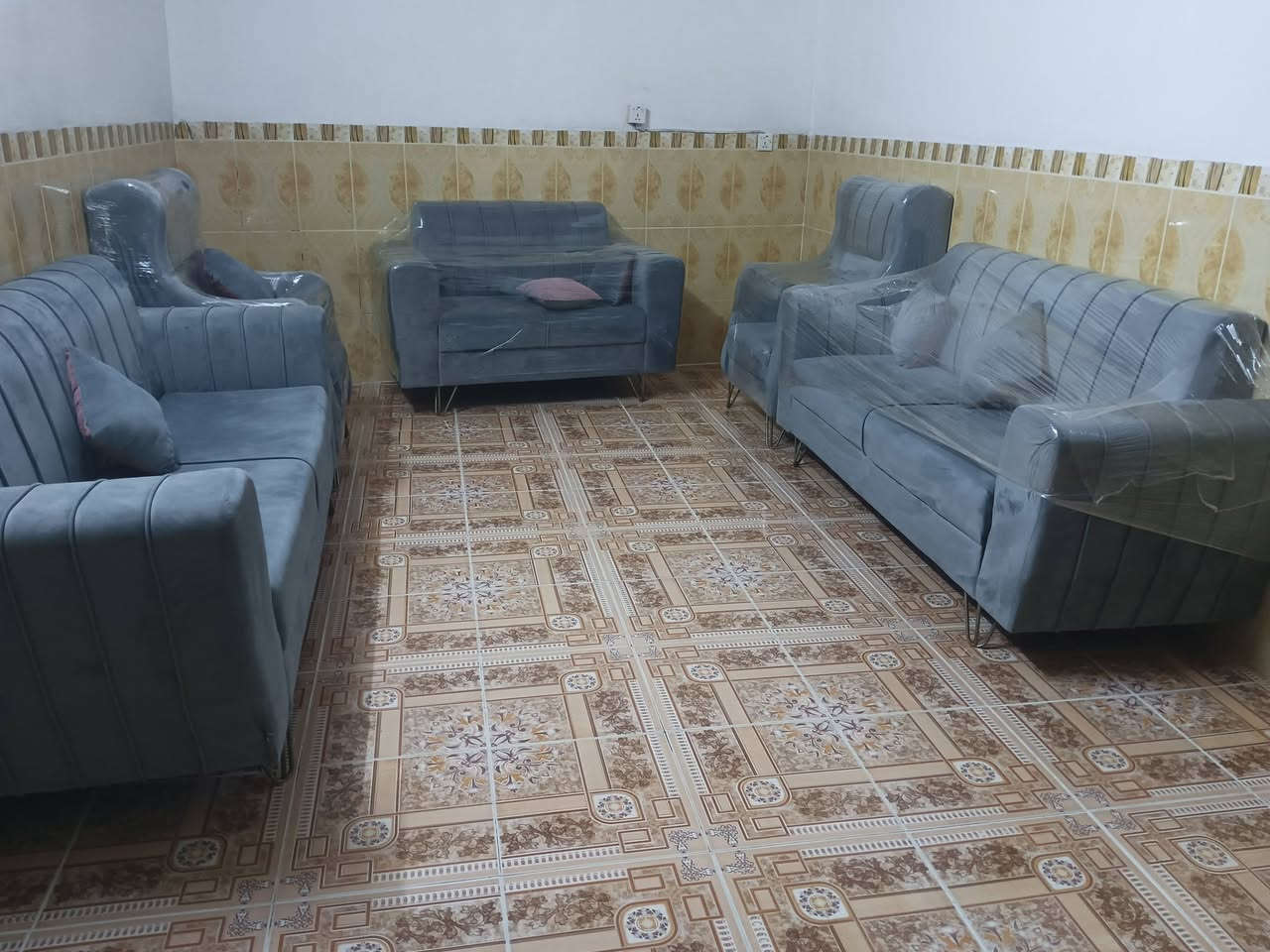 تخم جديد سعره 450 ألف كركوك ***********
