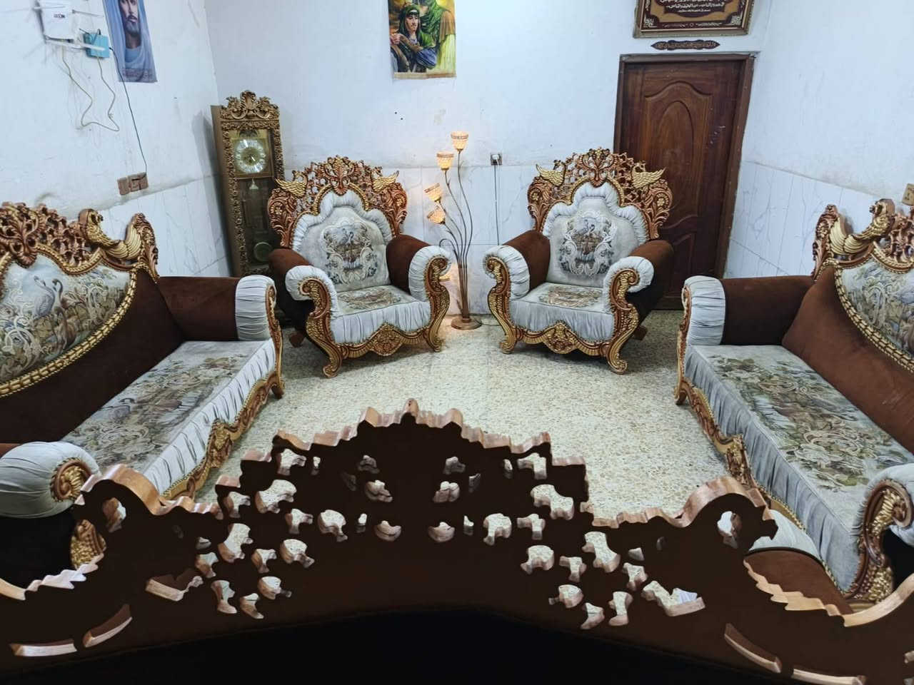 سلام عليكم  تخم زان ملكي  عشر سعر ٤٥٠ مكان منصور الوشاش عشر مقاعد  مابي اي شي 
هذه رقمي ***********
@إشارة
