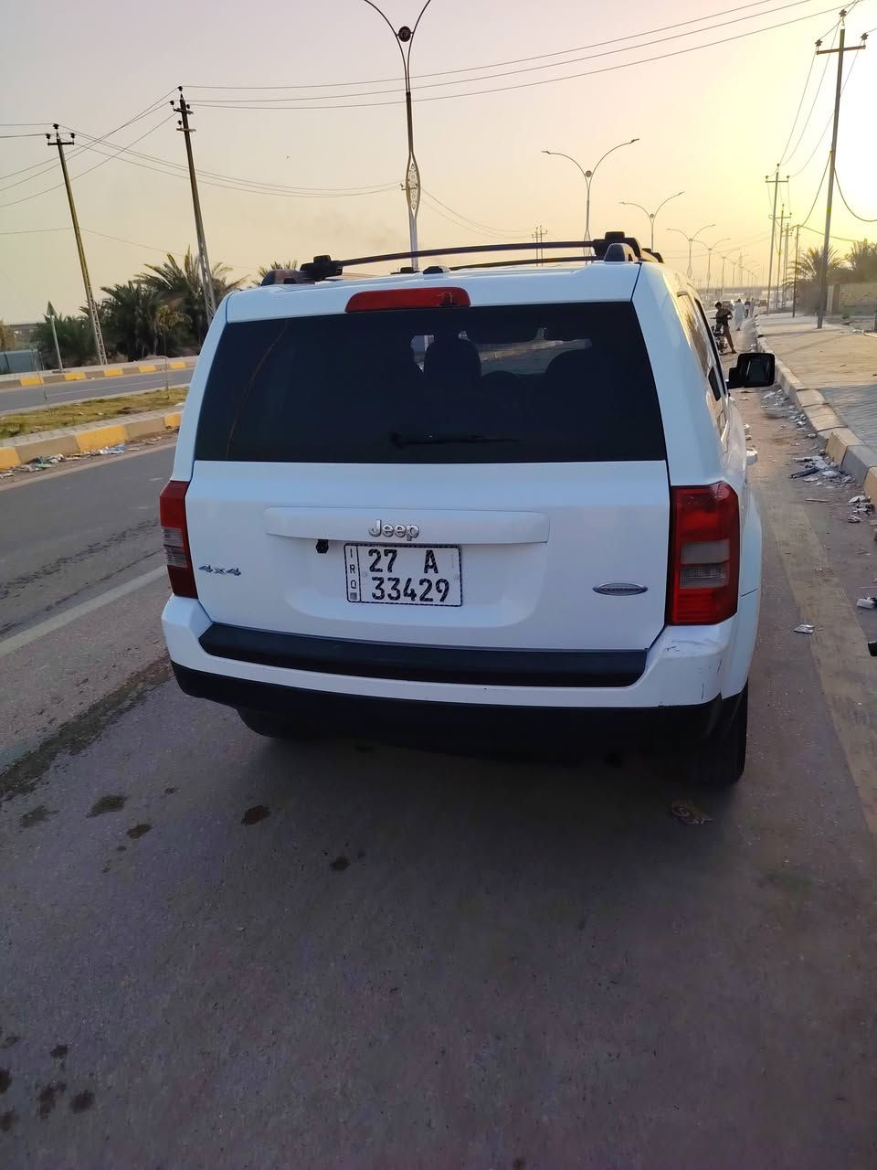 جيب موديل 2013 كير ومكينه و اصوليات مكفولات (مكينه جديده) حداديةجديده شاشه وتحكم ستيرن ومثبت سرعة وفتحة قمارة فور ويل ملغي انطيكياه ويه السياره باسمي السنويه تبريد بيه ليك فقط للبيع فقط بدون مراوس سعر 80 وبيه مجال . اما باقي السياره شوف العين شخوط البدي . للتواصل ***********

