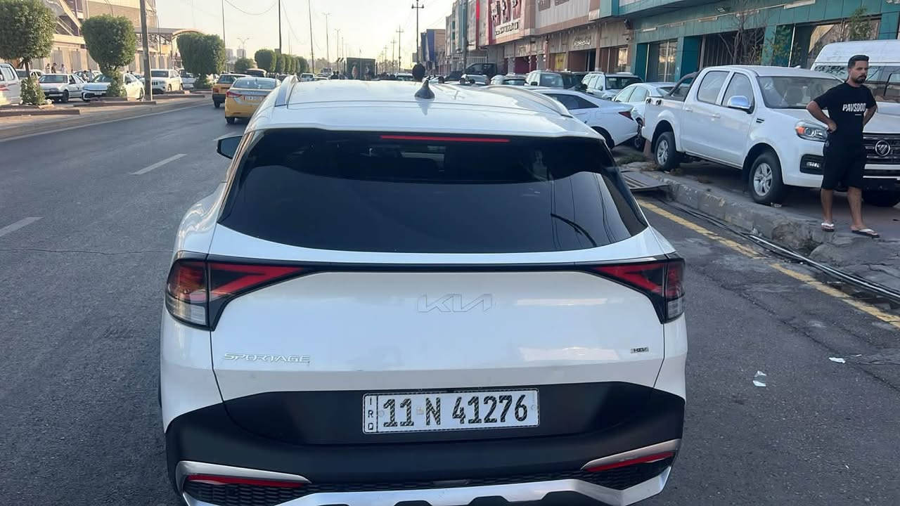 السلام عليكم ورحمة الله وبركاته
سبورتج هايبرد موديل 23  اللون ابيض صدفي لامع 

 1600 تيربوا 

ماشية 67km

فول بدون فتحة 

بصمة جلد 

كشنات تدفئة 

تشغيل عن بعد 

رقم بغداد بسمي تحويل ثاني يوم 

باقي مواصفات معروفة 

ضرر داخل السونار

————— السعر ١٩٠  مجال بسيط 

عنوان بغداد 
*********** واتساب او اتصال
