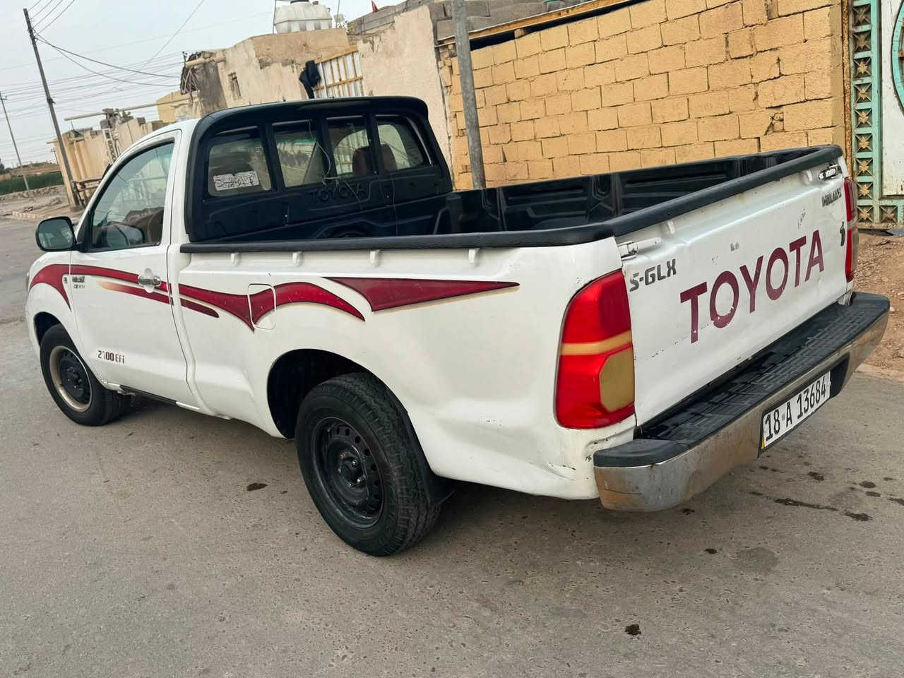 هايلوكس • ٢٠٠٦ • رقم نكليزي