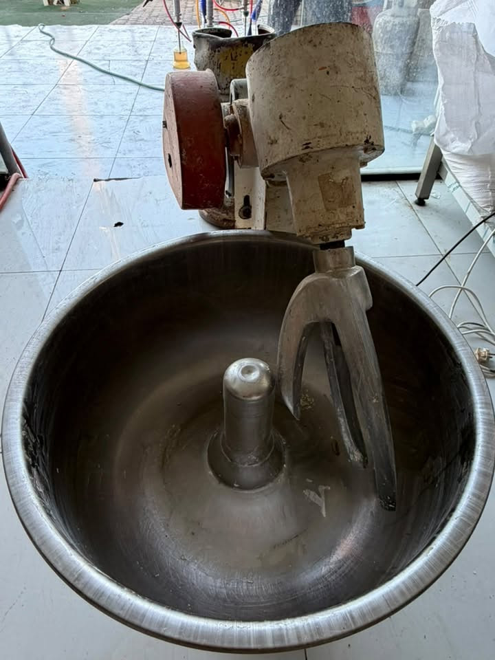 غراض للبيع كله اصلي كلمن وسعره واذا شلعه وحده اطيحلك
مكاني كركوك 

***********
