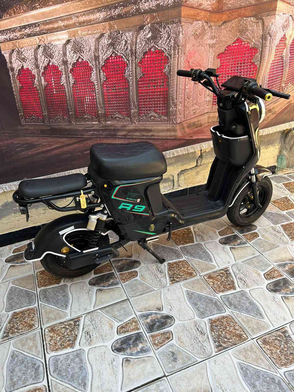 للبيع R9 كامله من كلشي سعر 350 الاستفسار ***********
