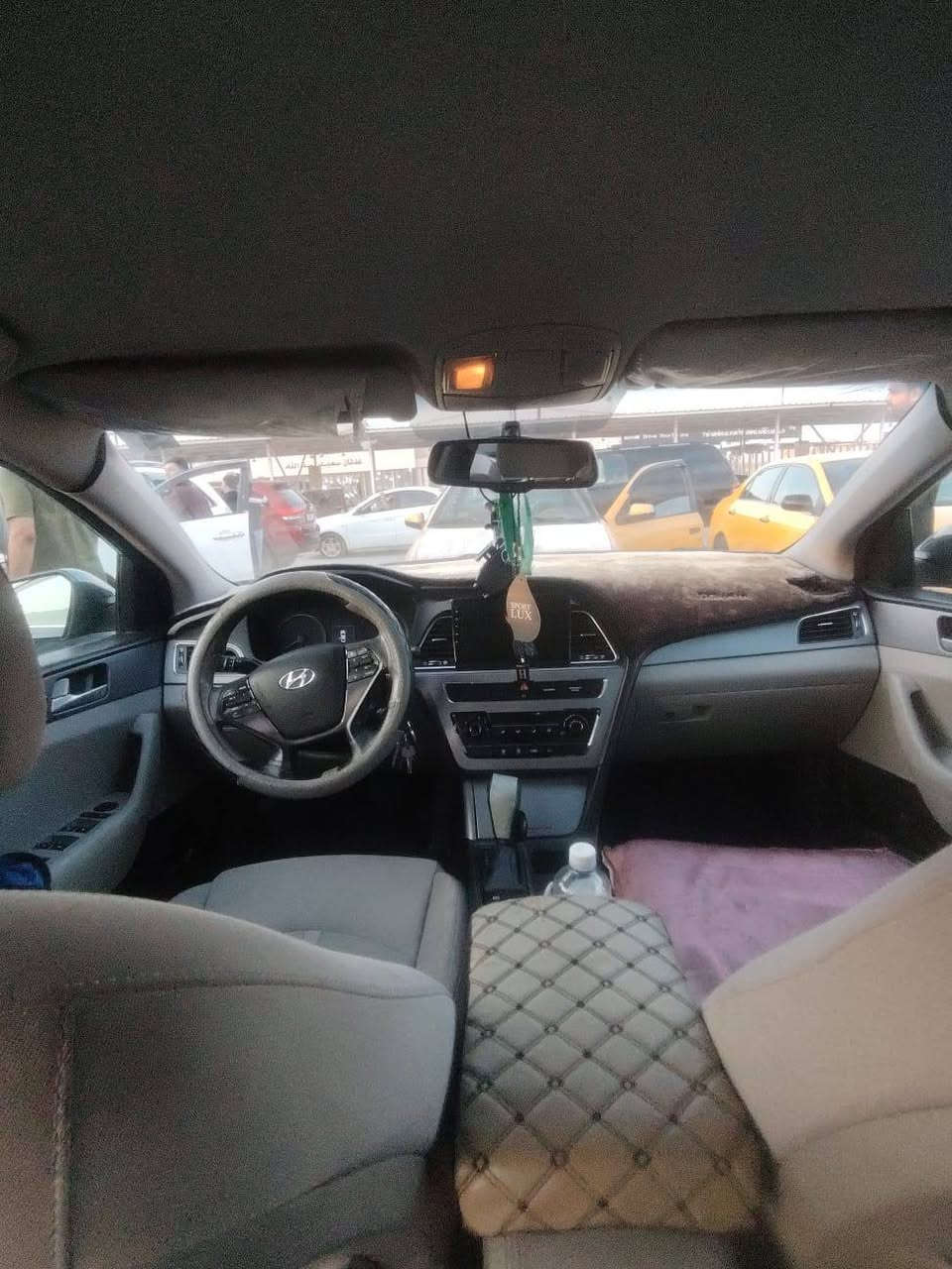 سوناتا للبيع موديل 15 شكل 16 أمريكي حادثها مرفق بالصور تبديل بنيد فقط وبيها رش قليل بين جاملغ والباب رقم بغداد السيارة جديدة احله من الصور تبريد ثلج 
تحكم ستيرن 
نضام ايكو 
نضام سبورت 
السعر 116  مكاني كوت ***********
