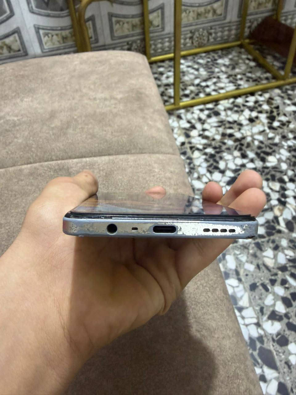 السلام عليكم جهاز realmo C53 البيع جديد مبدل شاشه أصليه  كفاله سعره 120 وبي مجال مكاني بغداد البياع الشرطة الخامسه سويب الهاتف *********** وبي واتساب
