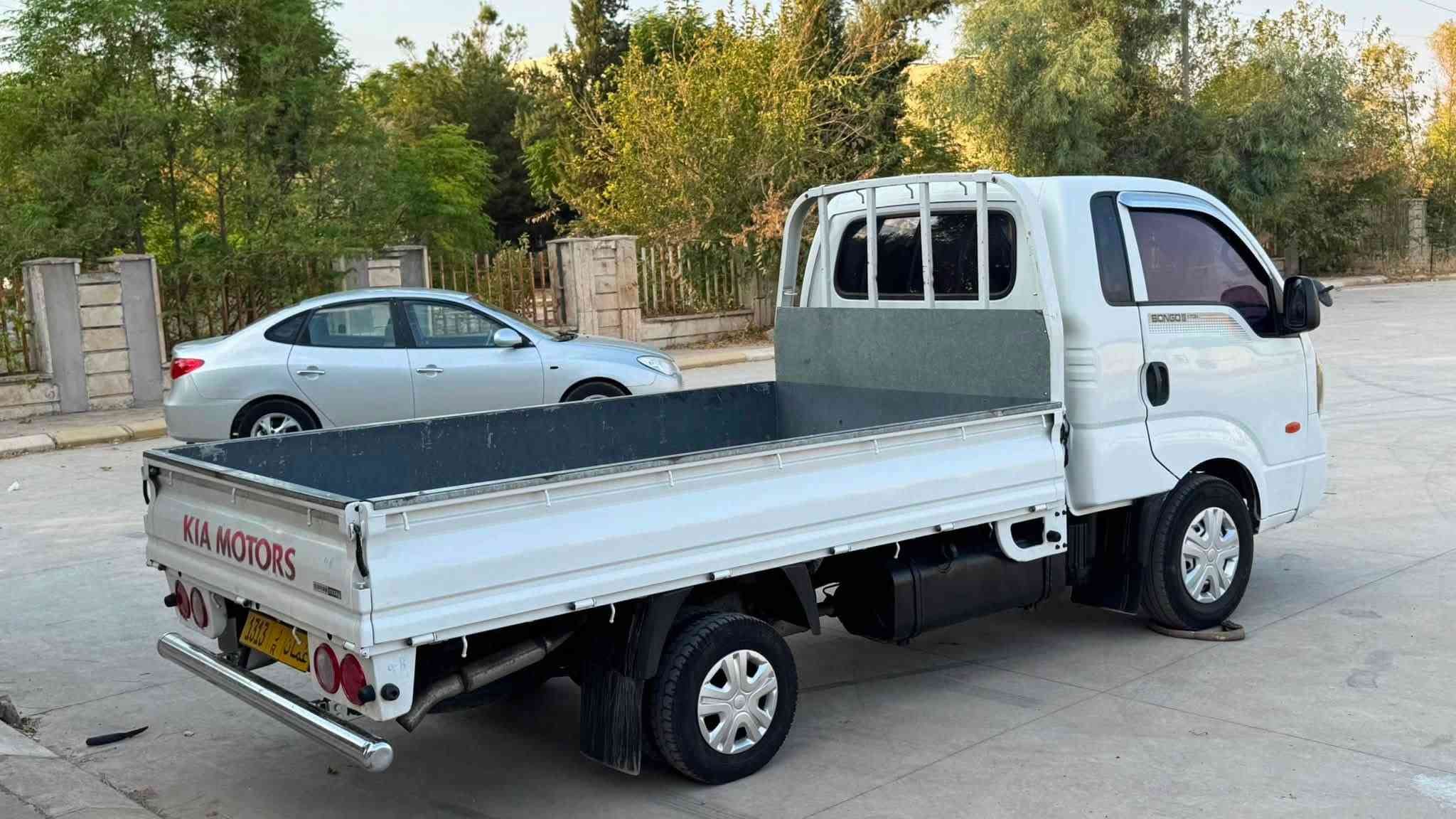 سە رە تا بە ناوی خوا
کیا بار مودیل ٢٠١٢براوە 
مە کینە رە ش ٣هە زاری سوپە ر
تازە داخل کامل کامل مە سروف
بی بویاخە 
بودی سفرە ناوبدی تیایە 
تە برید لە سە رسویچ ئیشە کات 
بریکی بە سراوە 
کارە بای بە سراوە 
گیرو مە کینە وئە کسل بە شە رتی ١٠وە ستا
رونوفلتە رو فلیە ری گازی تازە گوراوە 
دە عمی پیشو دوای بو بە سراوە 
قە ترە رزیوی نیە 
چالو شوختو قوپاوی نیە 
دە بل سپیری پیوە یە 
نمونە یە لە جوانی حازرە بوبار 
شوین هە لبجە ی تازە 
***********
***********
