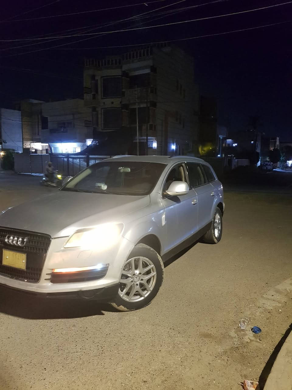 اودي q7 2007
اعادة نشر سيارة قانون 48 واليعرف القانون يفتهم قصدي (كمرك فقط) مو ادوات  اصولي كفاله من الكص والسرقه والعشاير كفاله شاصي ولغود رقم كركوك الماني
سيارة كامله على اخر حبايه مكينه كير بل جيس صدر جديد نقصها فقط تبريد وشاشه مال مسجل صاحبها بديالى 
سيارة مكانها بغداد
سعر 35 وبيها مجال بسيط بيع و مراوس
***********
