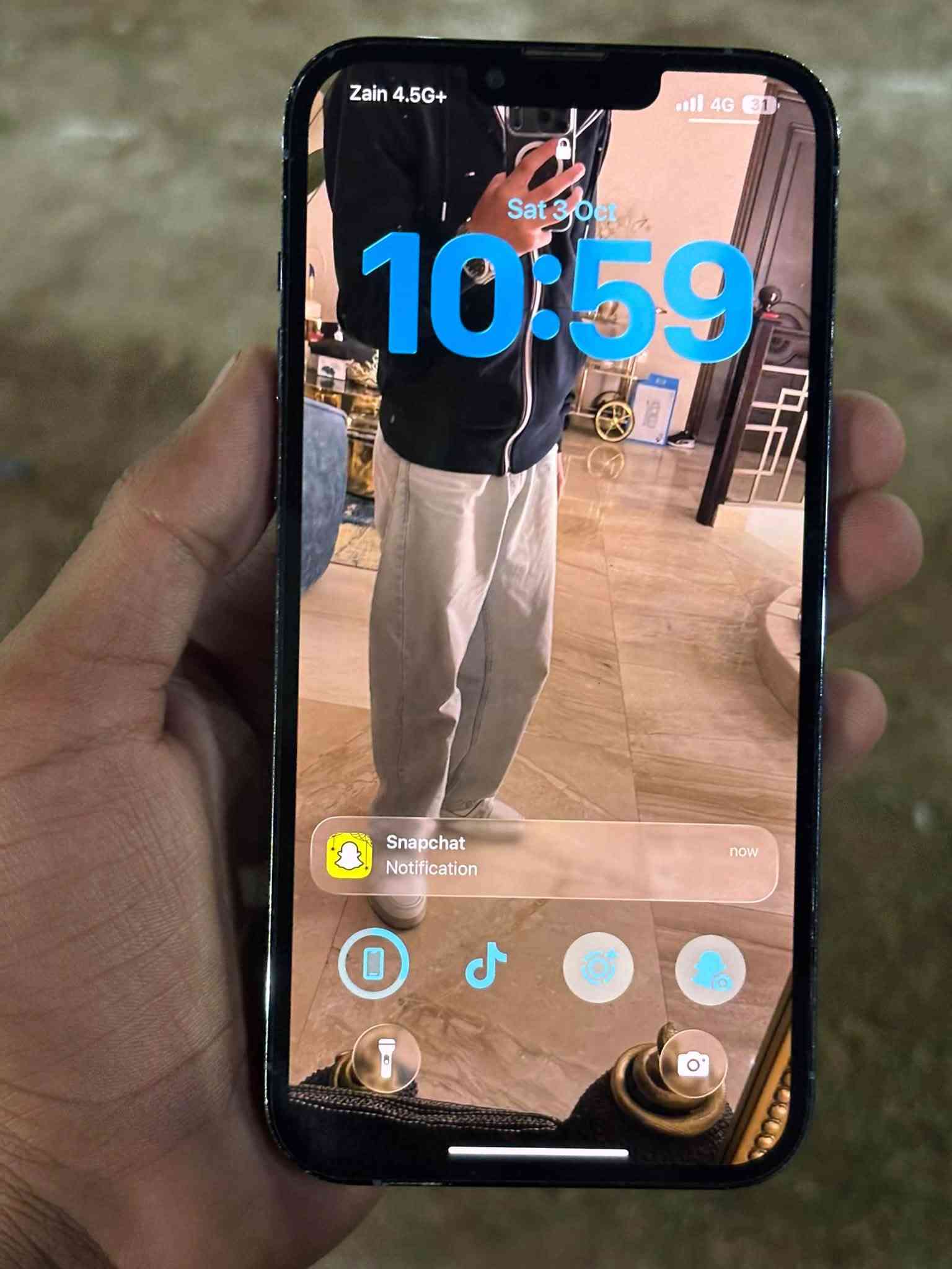 13 برو ماكس ذاكره 512 بطاريه 82 أمريكي جهاز بي فطر كلش صغير موضح بصوره ممأثر وفيس إيدي واكف بسبب وكعه والباقي مكفول من كلشي قيم وأخذ للبيع مكاني بغداد ***********

نص مكتوب في الصور:
- 11:00
- 4G 30
- Battery Health & Charging
- Phone batteries, like all rechargeable batteries, are
- consumable components that become less effective as
- they age. Learn more...
- Maximum Capacity
- 82%
- This is a measure of battery capacity relative to when it
- was new. Lower capacity may result in fewer hours of
- usage between charges.
- Peak Performance Capability
- Built-in dynamic software and hardware systems will help
- counter performance impacts that may be noticed as
- your iPhone battery chemically ages.
- Optimised Battery Charging
- To reduce battery ageing, iPhone learns from your daily
- charging routine so it can wait to finish charging past
- 80% until you need to use it.
