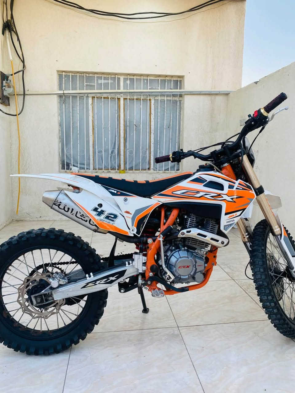 اخوان CRX موديل 2025  محرك 300جديده دخول أربيل ورقه وكيل ومكاتبه  السعر 1750 مكان بصره قبله ***********
