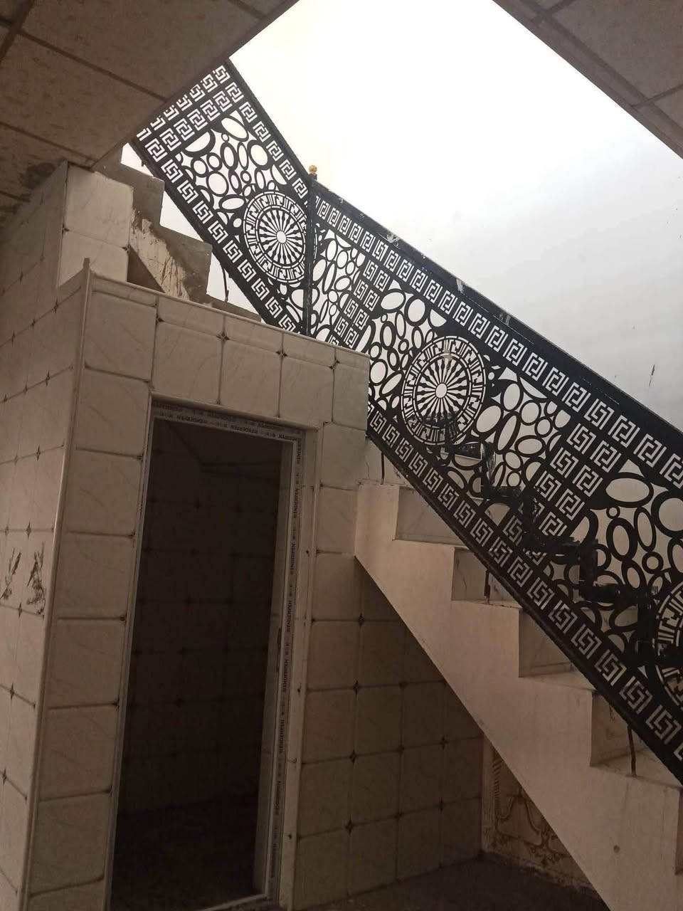 🏠دار للايجار مساحة ١٠٠م يحتوي على غرفة وكليدور وصاله ومطبخ ومجمع صحيات وطارمه 

⁦^⁠_⁠_⁠_⁠_⁠_⁠_⁠_⁠_⁠_⁠^⁩⁦(⁠◍⁠•⁠ᴗ⁠•⁠◍⁠)⁩⁦(⁠◍⁠•⁠ᴗ⁠•⁠◍⁠)⁩⁦^⁠_⁠_⁠_⁠_⁠_⁠_⁠_⁠_⁠_⁠^⁩

🌎 الموقع بين زوير وشارع كربلاء

⁦^⁠_⁠_⁠_⁠_⁠_⁠_⁠_⁠_⁠_⁠^⁩⁦(⁠◍⁠•⁠ᴗ⁠•⁠◍⁠)⁩⁦(⁠◍⁠•⁠ᴗ⁠•⁠◍⁠)⁩⁦^⁠_⁠_⁠_⁠_⁠_⁠_⁠_⁠_⁠_⁠^⁩

💸💰 قيمة الإيجار 250

 

         ((مكتب عقارات الشمس مقابل المستشفى التركي))                         
                     
           📠 للاستفسار الاتصال او مراسله واتساب فقط

                           ***********📞

                          ***********📞
