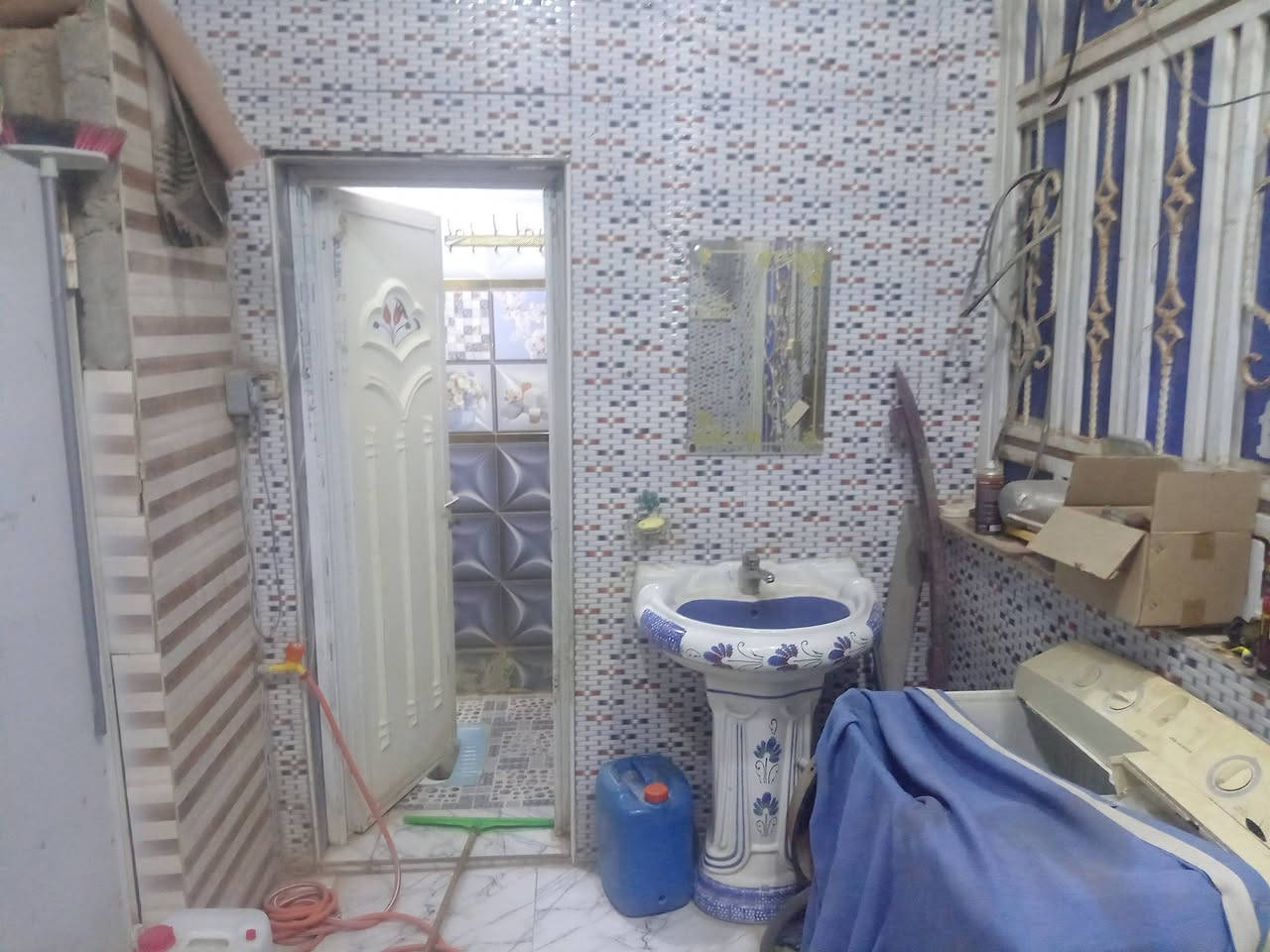 بيت ١٠٠م أمامي صب كونكريت درجة اولى بل مدينه السعر ١١٠وبيه مجال وهاذا الرقم ***********
