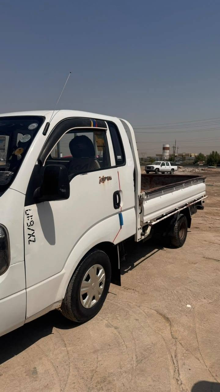 كيه قرده لبيع موديل ٢٠١٥ رقم واسط محرك بيه خيط بخار تخم تاير  تحويل ثاني يوم سعر١٠٨ وبيه مجال دوشمه جديده مع شاشه وبيه كامره خلفيه رقمي *********** مكاني بغداد ناحيه الوحده قرب مركز شرطه
