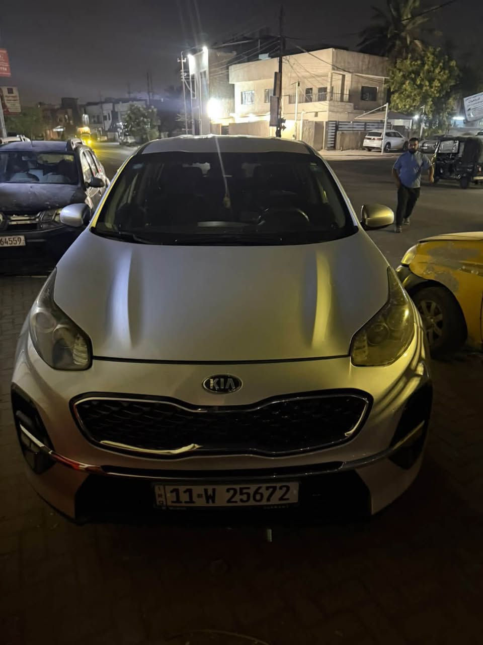السلام عليكم سبورتج ٢٠٢٢ شكل قديم وارد امريكي نص فول سياره حلوه مرتبه ونظيفه سونار مع الصور موضح كلشي ماشيه ٤٦الف ميل مكينه ٢٠٠٠  رقم بغداد تحويل ثاني يوم مكلف بالنشر *********** عنوان الدوره شارع الساعاتي السعر ١٦.٥٠٠ الف دولار  وبيها مجال
