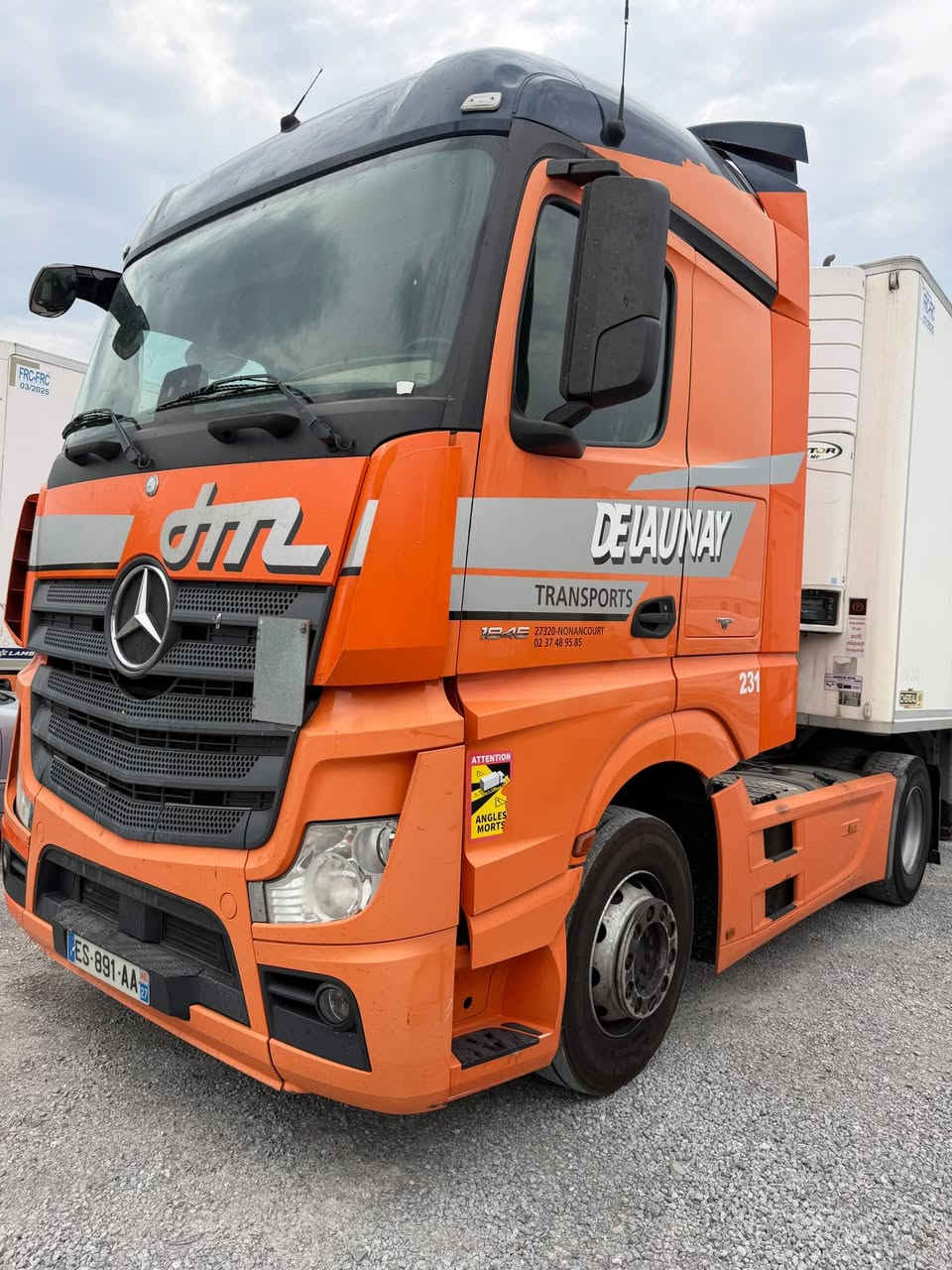 🚛 رأس تريلة مرسيدس أكتروس
🟠 اللون: برتقالي
📅 الموديل: 2018
📍 العداد: 900 ألف كم
⚙️ المحرك: 1845
✅ ريتايدر
✅ ستندر
✅ رقم كاتي
💵 السعر: 375 ورقة
✨ السيارة جديدة بمعنى الكلمة، مكفولة من الشخط، وحالتها ممتازة جداً.
للاستفسار أو الحجز، أهلاً وسهلاً بكم.
***********
ابو ميركل
