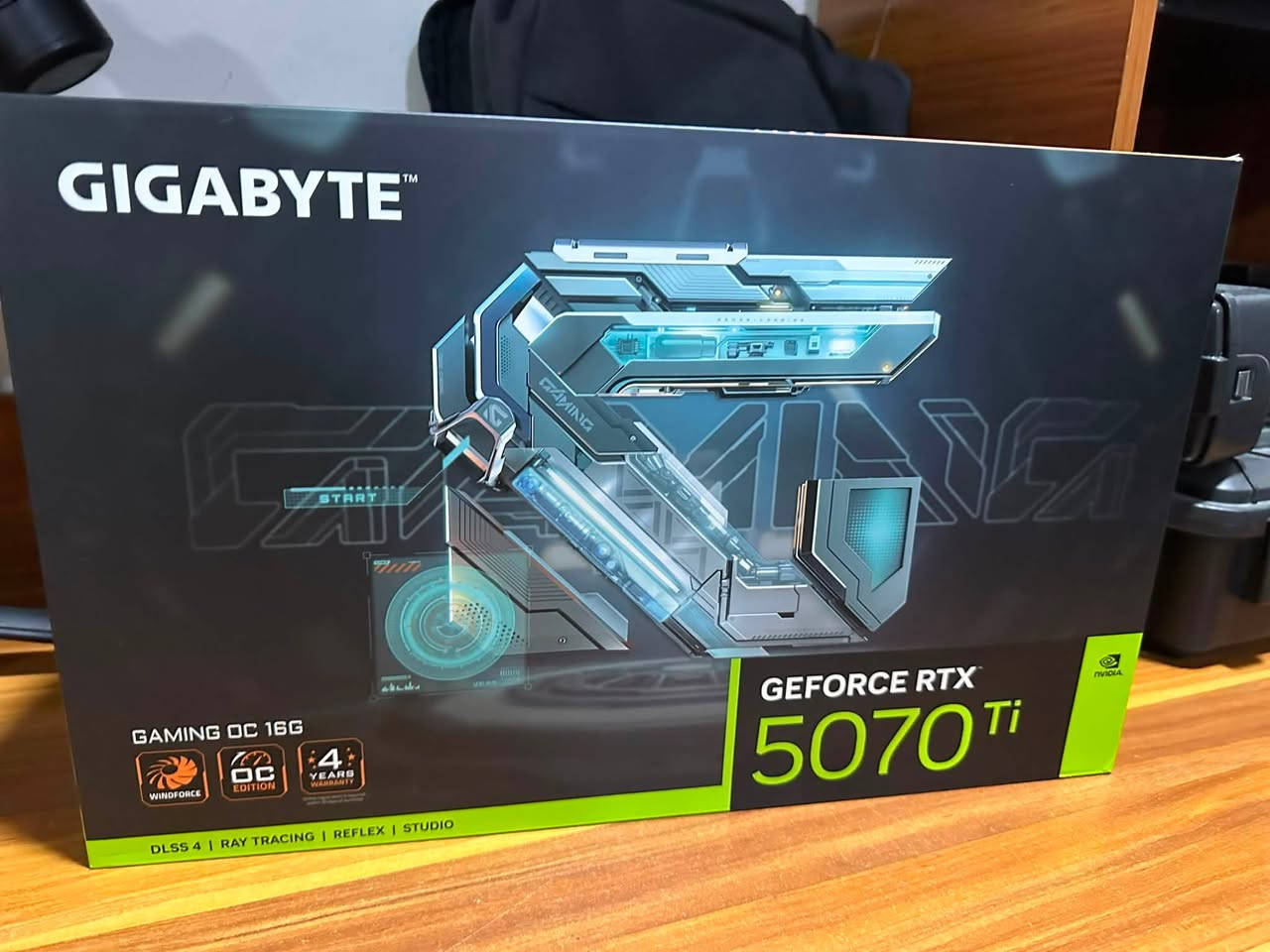Rtx 5070ti 16gb gigabyte gaming oc
كارت مستعمل استعمال خفيف جدا واخو الجديد نظافة ١٠٠٪؜ 

جميع ملحقاته موجودة  بالكارتون وبالتغليف الاصلي يعني الكارت كانما جديد 

ضمان سنة صيانة واستبدال من النبع والوصل موجود وياه داخل الكارتون 
ينتهي الضمان 12/2 يعني بعدله ٣ اشهر

السعر مليون و٥٠٠ الف

التواصل على الرقم واتساب 
***********
توصيل بغداد حصرا

