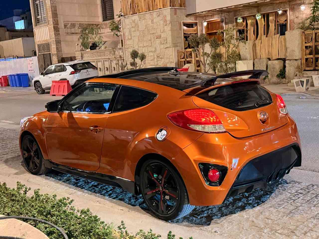 السلام عليكم
للبيع فقط
فولستر veloster
مديل : 2013 امريكي 3 ابواب تجي مو تك باب 
ماشية : 112mi الف
فئة : فول مواصفات
بصمه بانوراما بصمة ابواب 
تحكم ستيرن فول مري قلاب كروز سرعه
كشنات جلد تدفئة تبريد شاشا كبيره كامرا خلفيه
حساسات امامي خلفي 
محرك خير من الله والكير كفاله من كلشي مكينه 1600 تيربو  و كير At
جاهزه السياره للأخير بدون اي نقص ونظيفه كلش 
السياره حادثها جاملغ وبنيد فقط وسياره اثر جراد رشيتها جلاتين فقط بدون معجون وواضح ع سياره 
رقم بغداد هزه رقم سنويه كله جديد بسمي 
عنوان : بغداد اليرموك
السعر: 70$ ورقه وبيها مجال بسيط..
*********** بغداد, العراق
