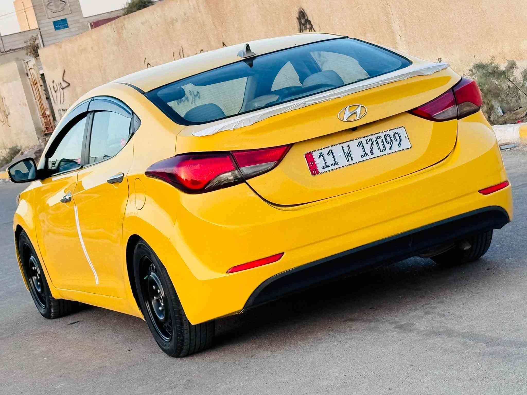 النترا 2013 وارد امريكي حادثها قبق جنطه وجاملغ خلفي بدون دواخل ليبل واحد كلها رقم بغداد باسمي هيئه مصفره سنويه ماساقطه 
المواصفات فول1/1&&&&&&&
محرك 1800 دوش 
فتحه طكتين 
بصمه تشغيل وابواب 
كشنات جلد 
اشاير بالمري 
داخل بيجي 
كشنات كهرباء 
تبريد بيانو 
تدفئه بالكشنات امامي خلفي 
شاشه تاب اصليه 
حاكيه بلوتوث اتصال 
كير محرك مكفولات تبريد ثلج صدر خلفي امامي جديد تخم تاير جديد شاده سياره جاهزه مابيها نقص 
السعر ب86$ وبيها مجال 
***********
